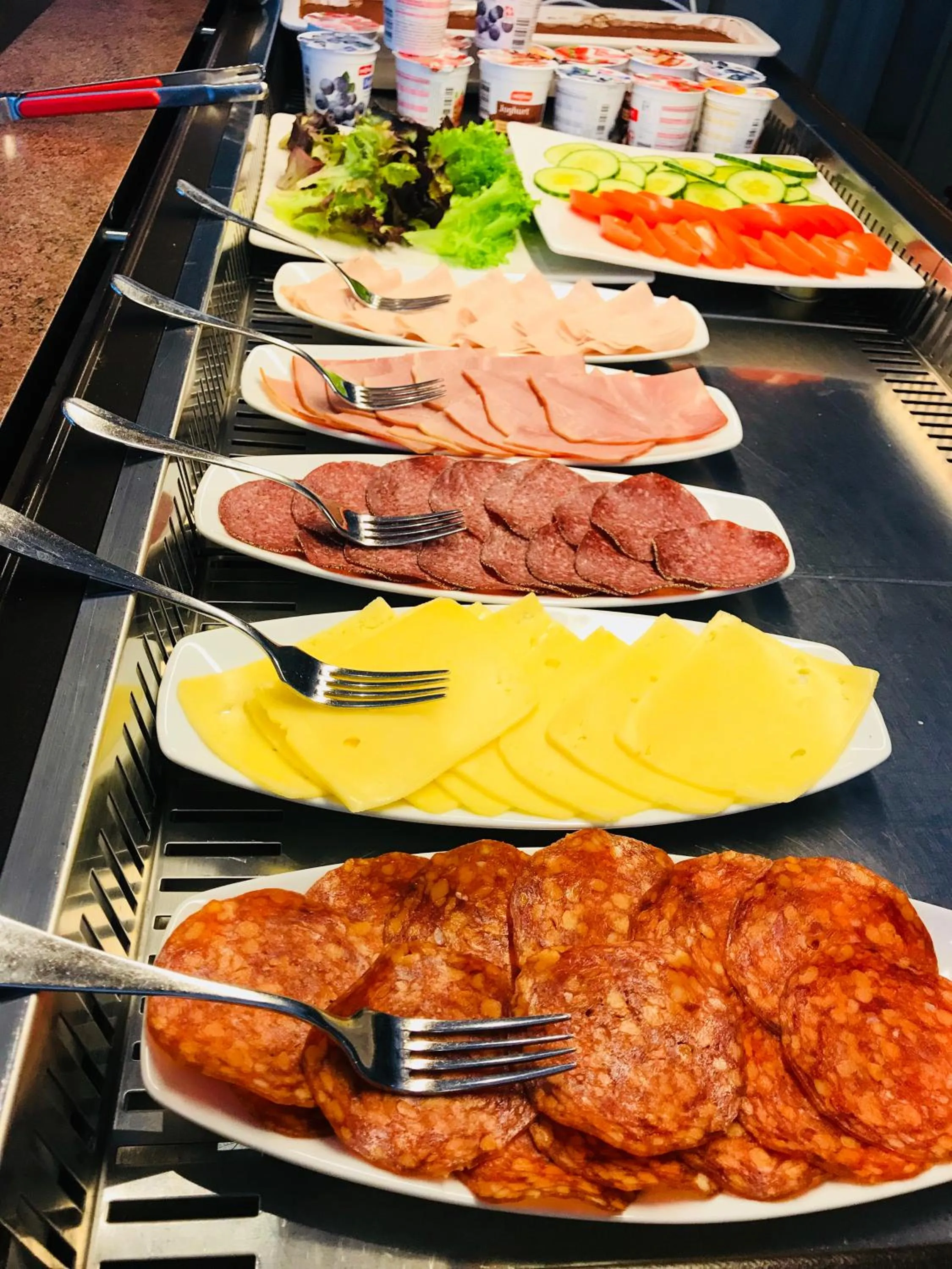 Buffet breakfast in Parkhotel Bellevue Budget