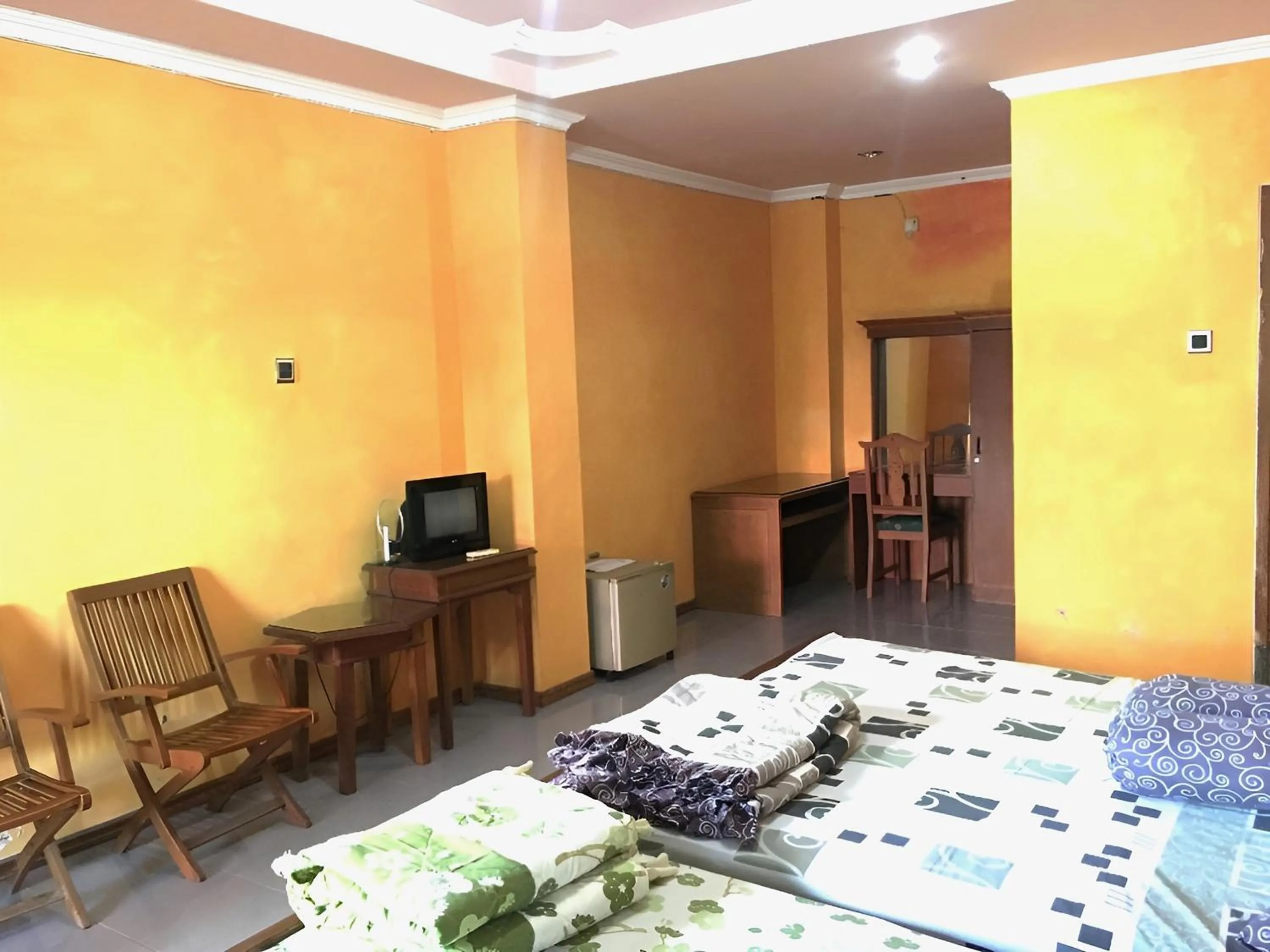 Bed in Hotel Alami near Alun-Alun Klaten