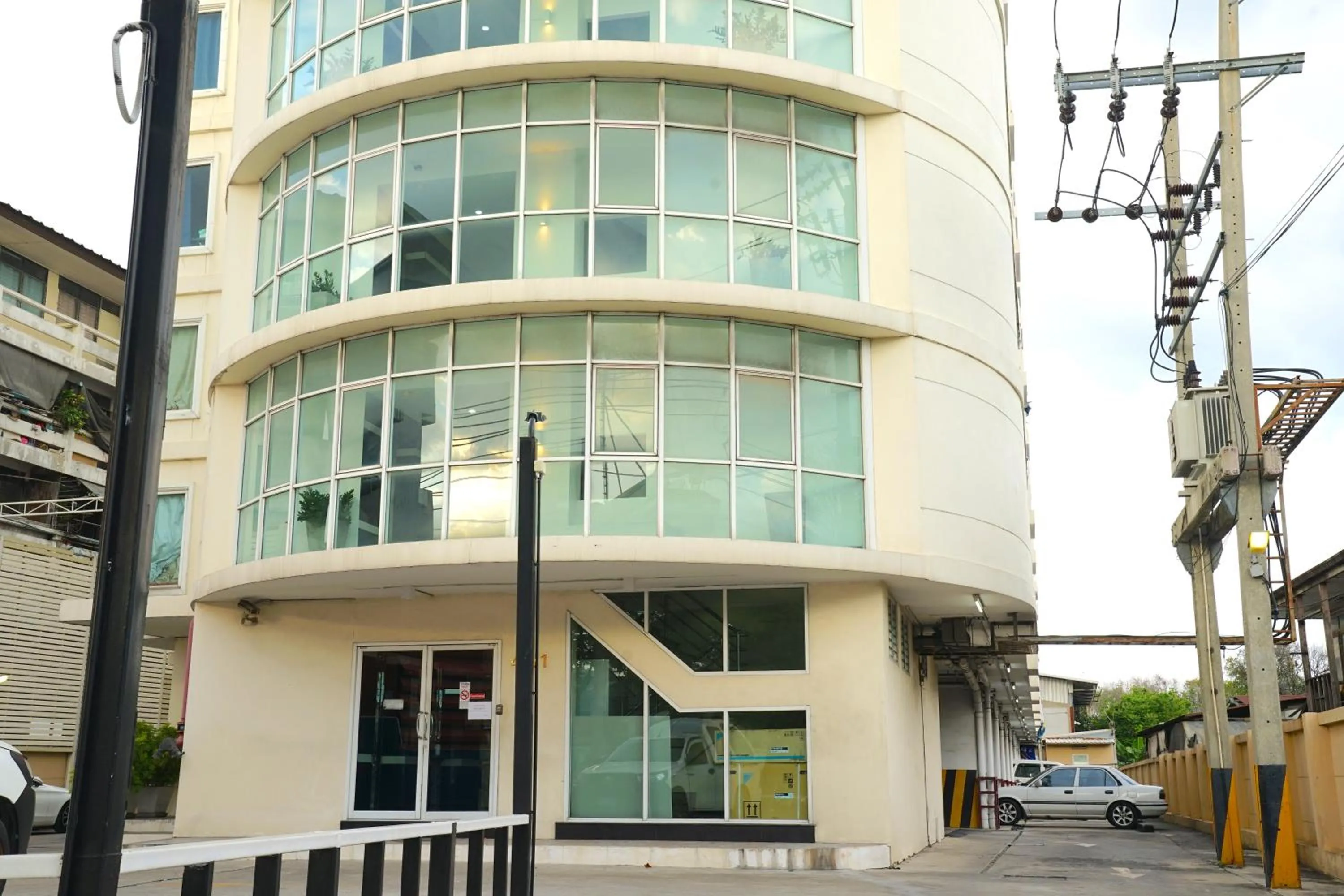 Facade/entrance in The View Residence