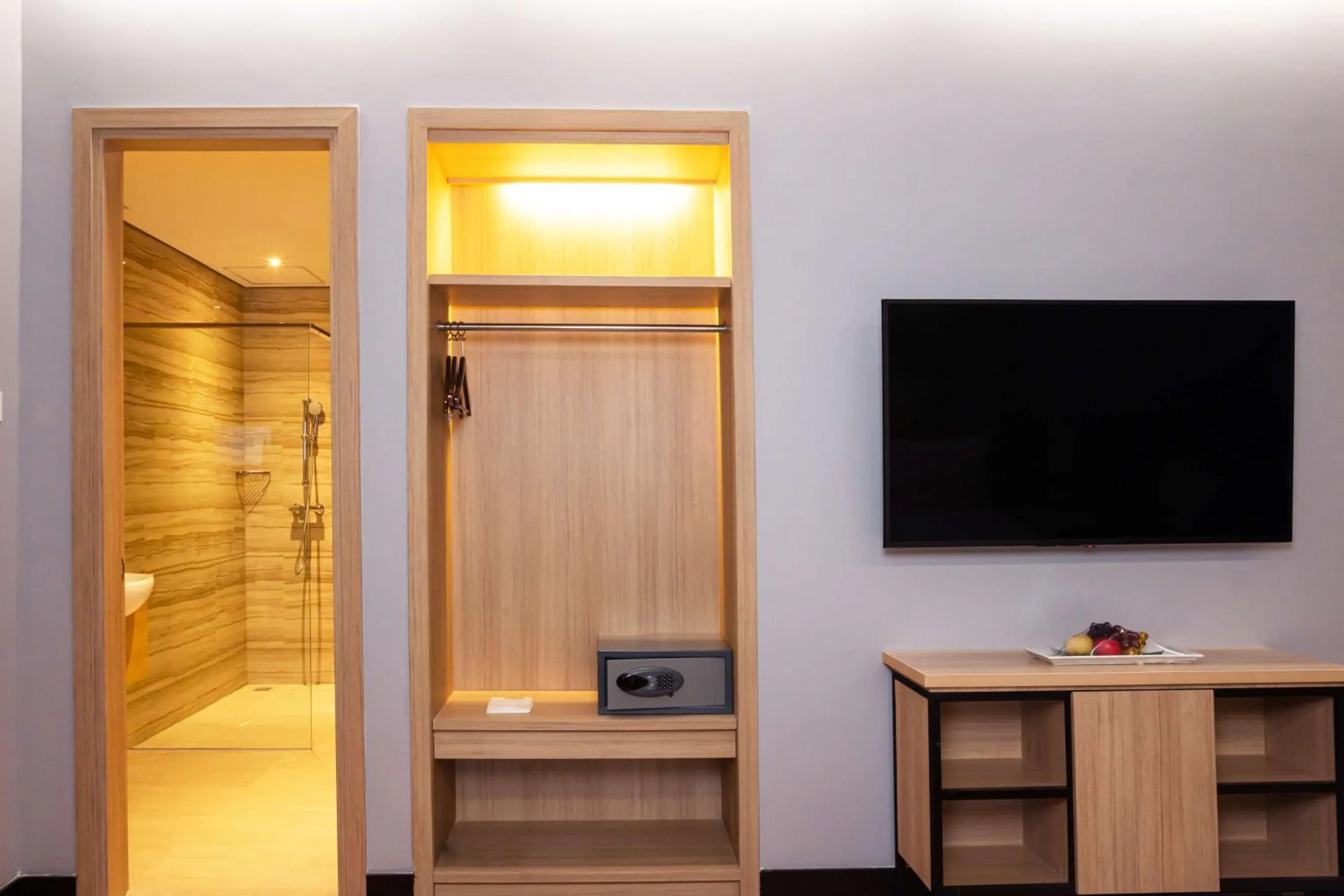 TV and multimedia in BATIQA Hotel Jayapura