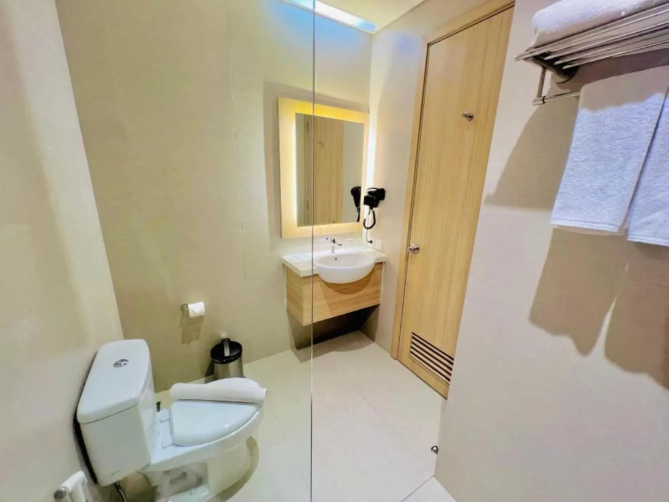 Shower in BATIQA Hotel Jayapura