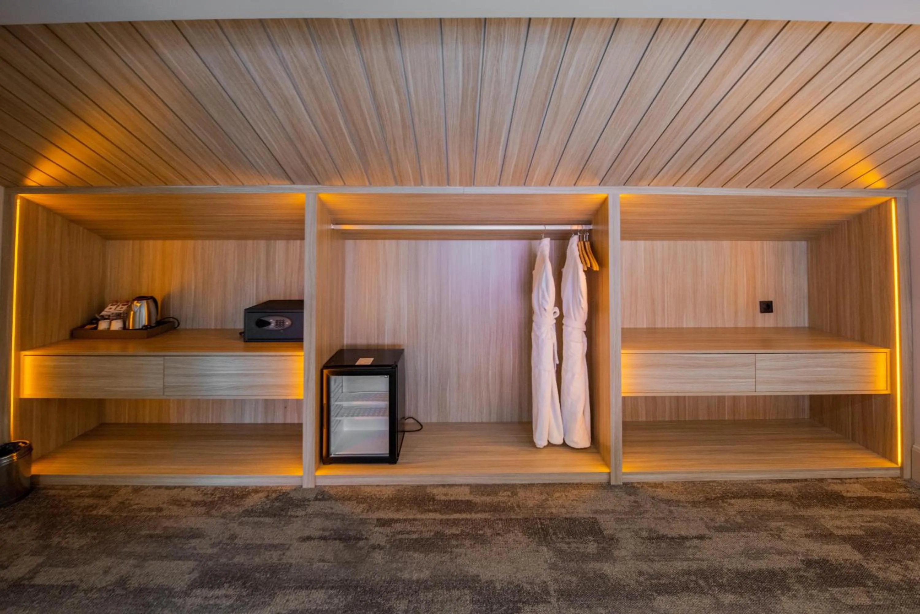 Coffee/tea facilities, Bed in Dosso Dossi Hotels Laleli