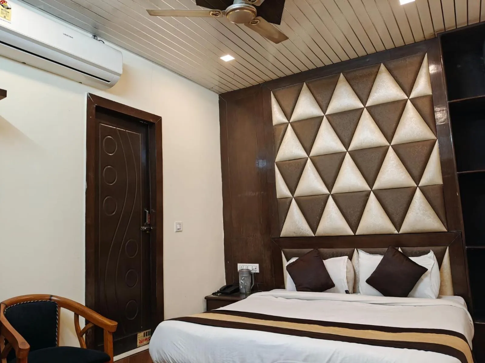 Bedroom, Bed in TRPOTELS Sudarshan