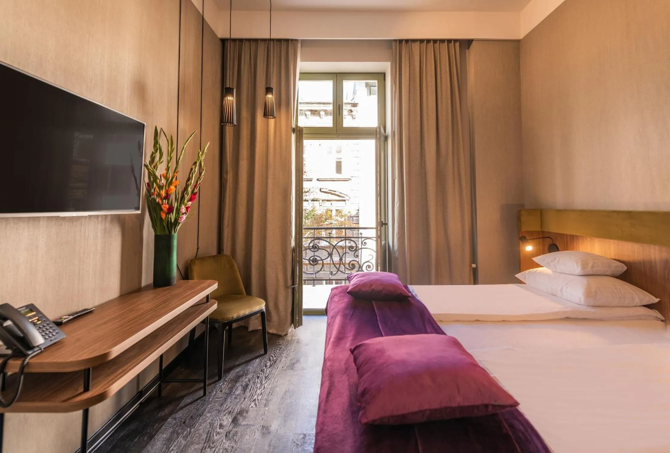 Balcony/Terrace, Bed in Liebeskind Boutique Hotel Old Town