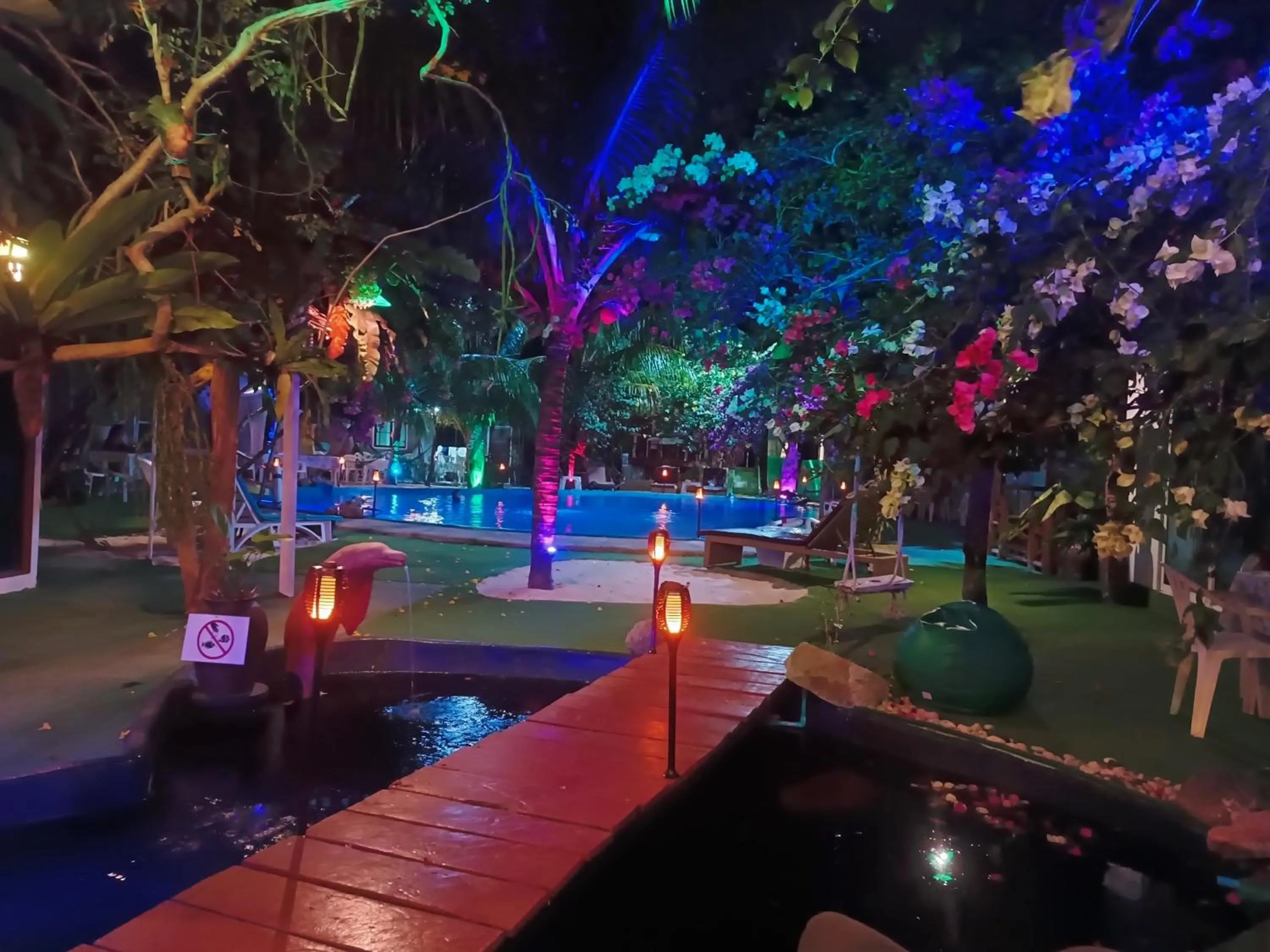 Night in OASIS Phuket Airport