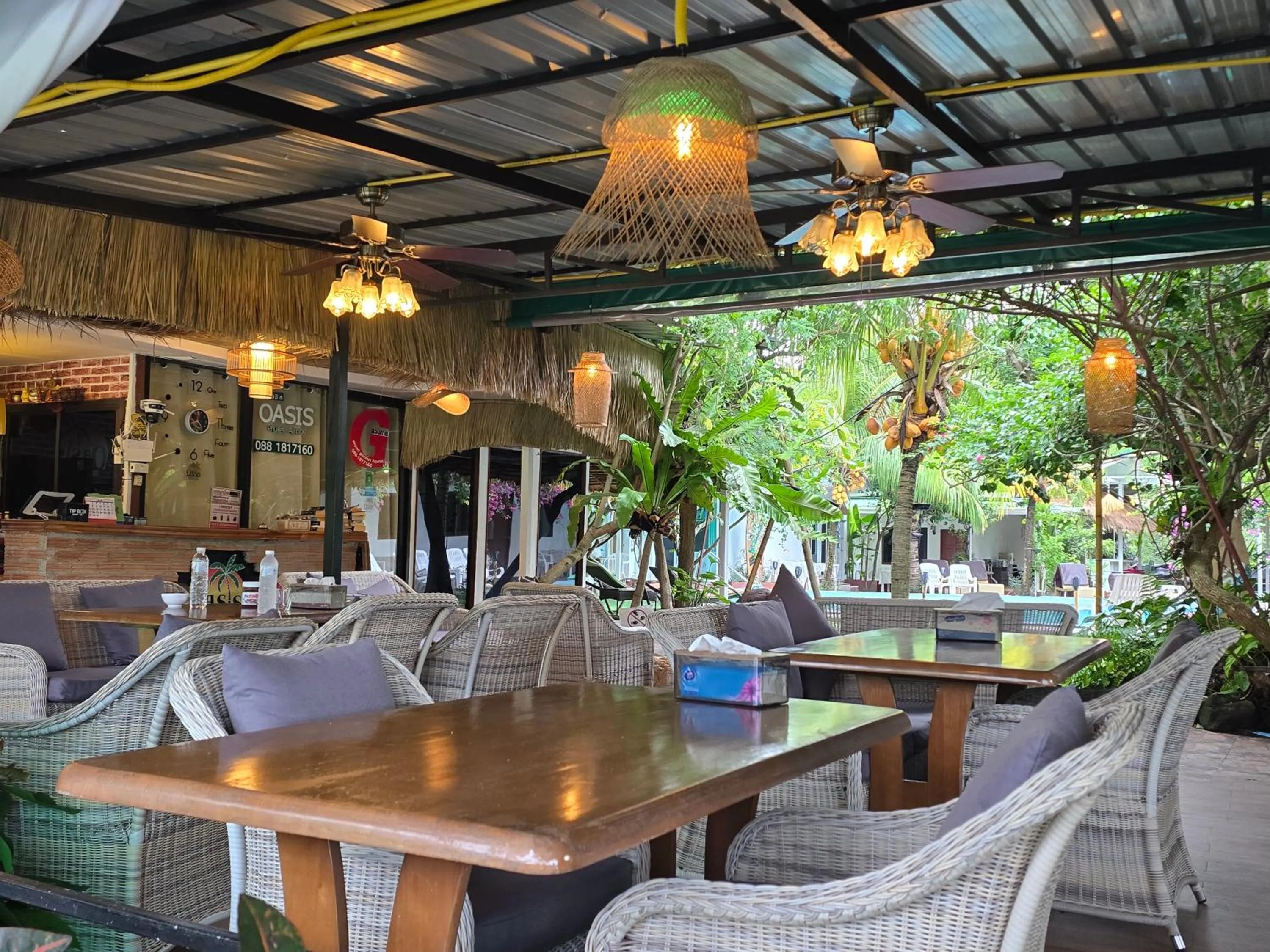 Restaurant/places to eat in OASIS Phuket Airport