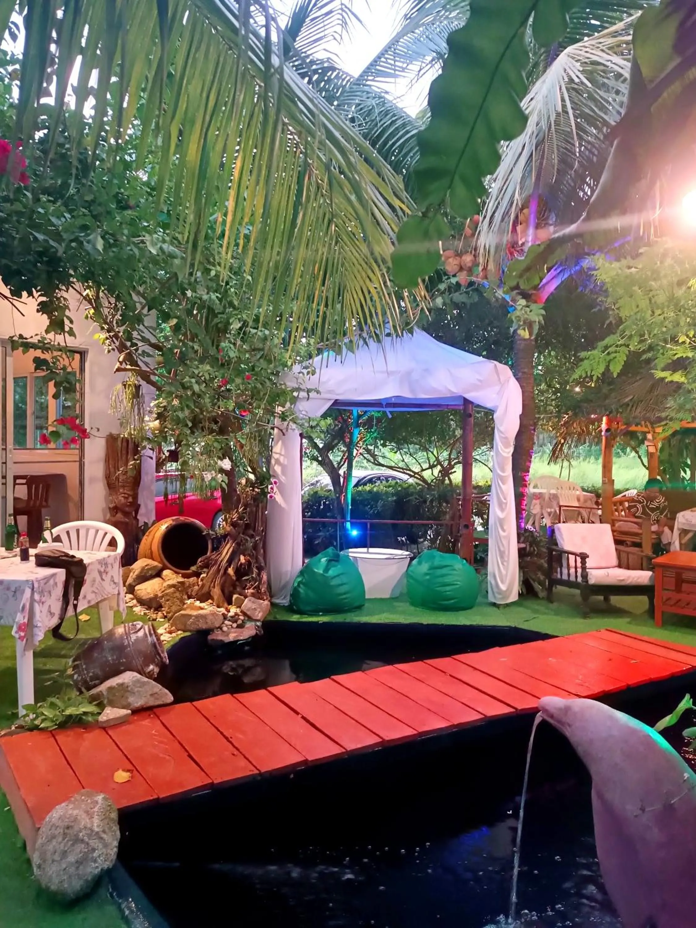 Restaurant/places to eat in OASIS Phuket Airport