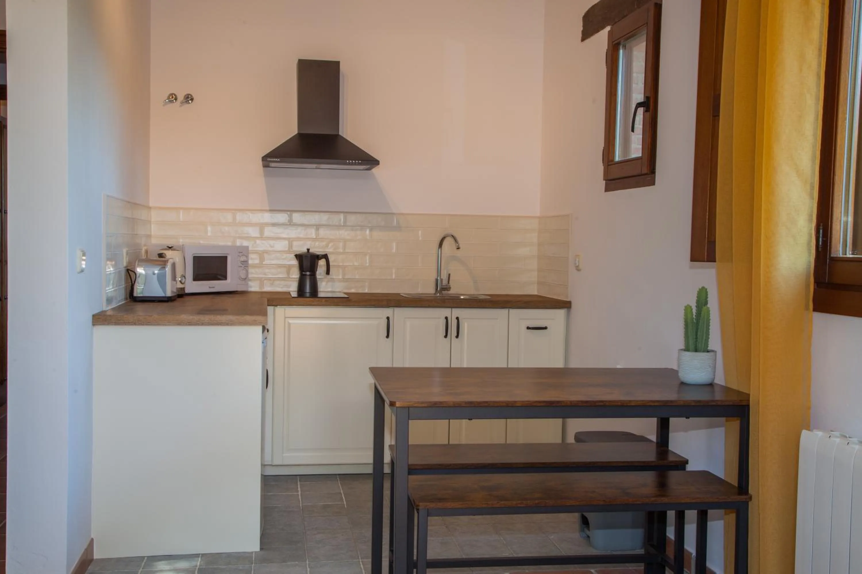 Kitchen or kitchenette in Finca La Sayuela