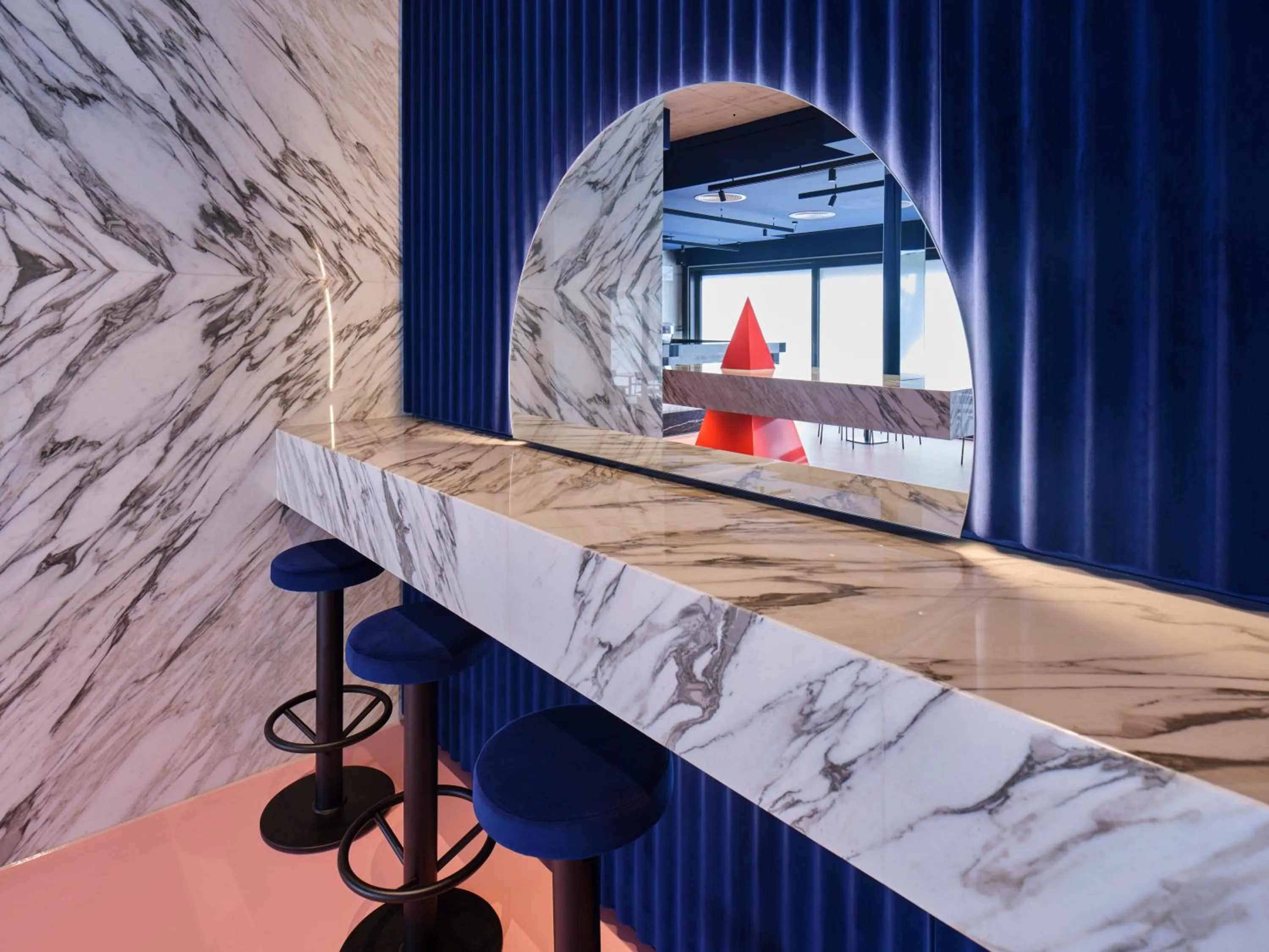 Lounge or bar, Bed in EmiLu Design Hotel