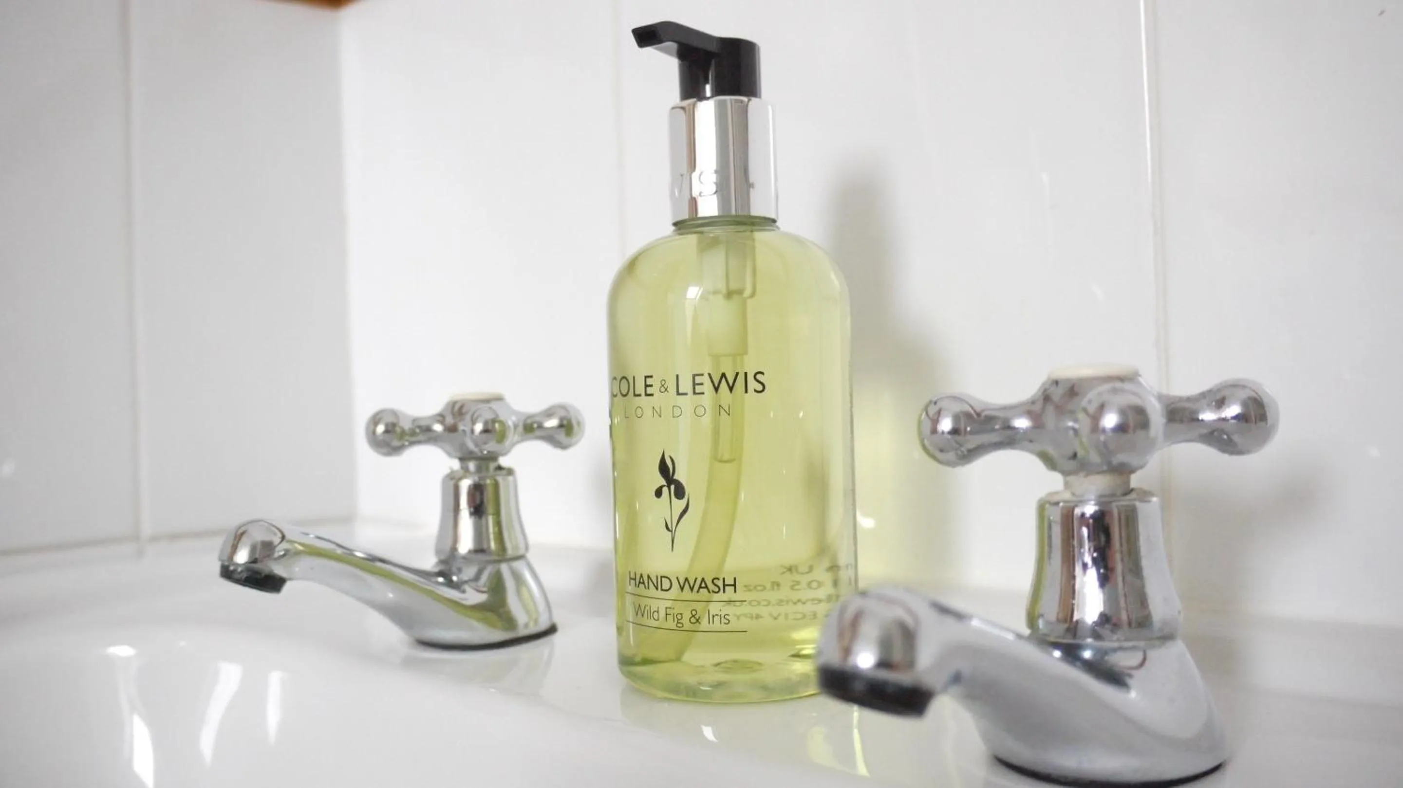 Bathroom in Appletree