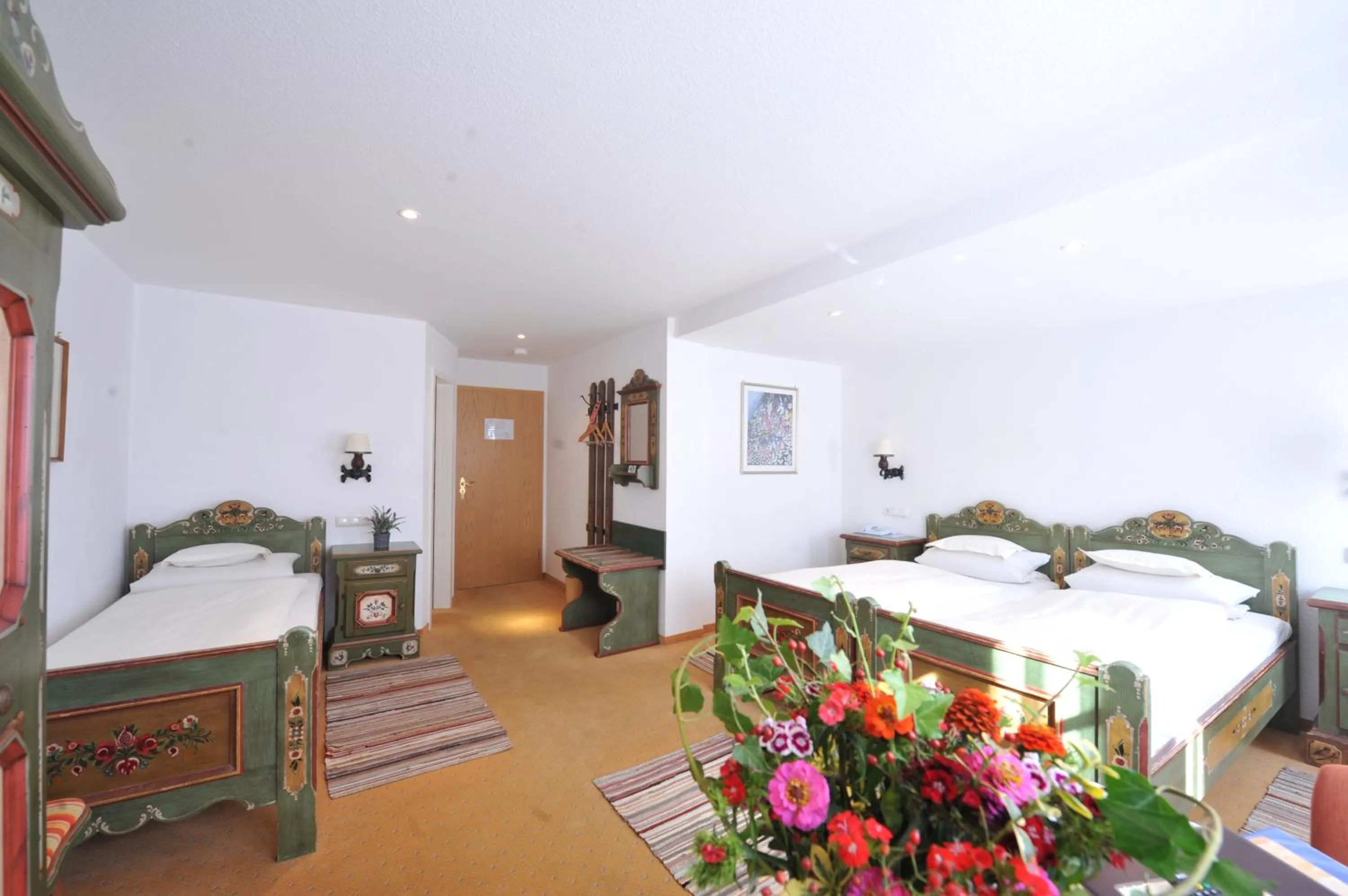 Photo of the whole room, Bed in Tilman Riemenschneider