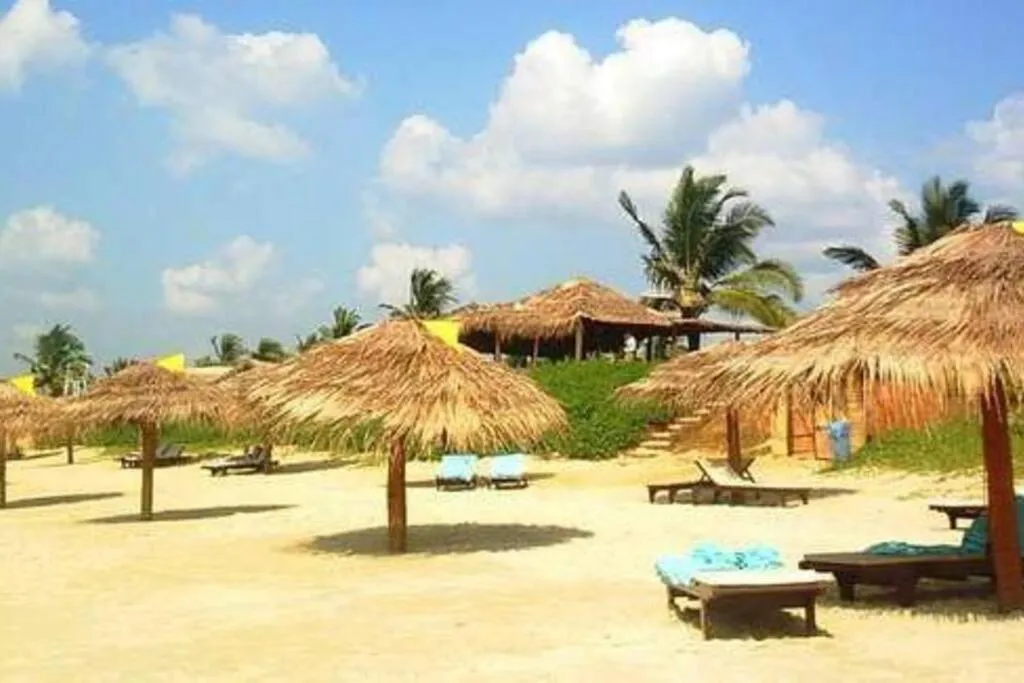 Beach in Villa Barbosa, 2 BHK Villa & Luxury Rooms near Colva, Sernabatim, Benaulim Beach
