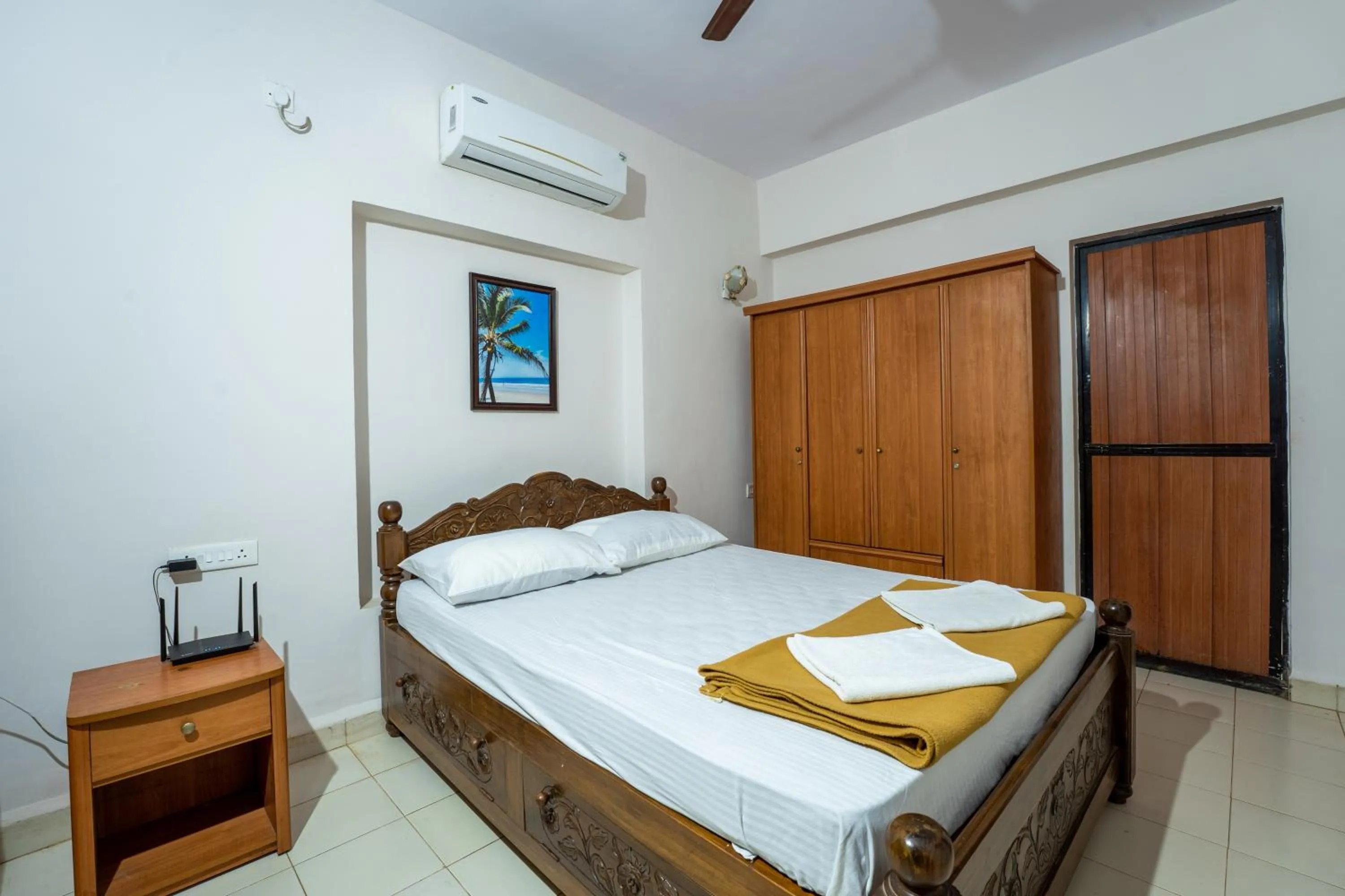 Bed in Villa Barbosa, 2 BHK Villa & Luxury Rooms near Colva, Sernabatim, Benaulim Beach