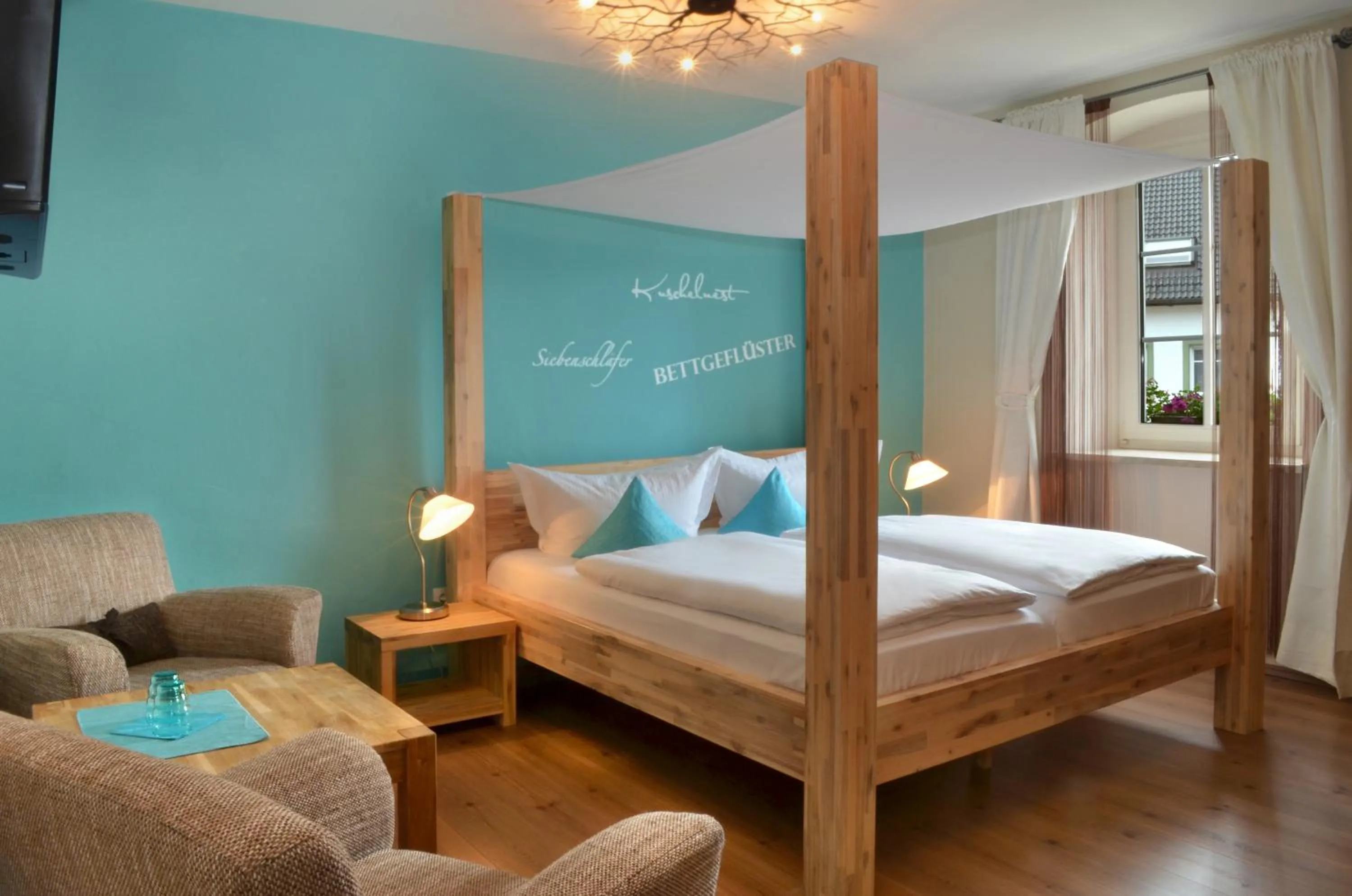 Photo of the whole room, Bed in Gasthof Deutscher Adler und Hotel Puchtler