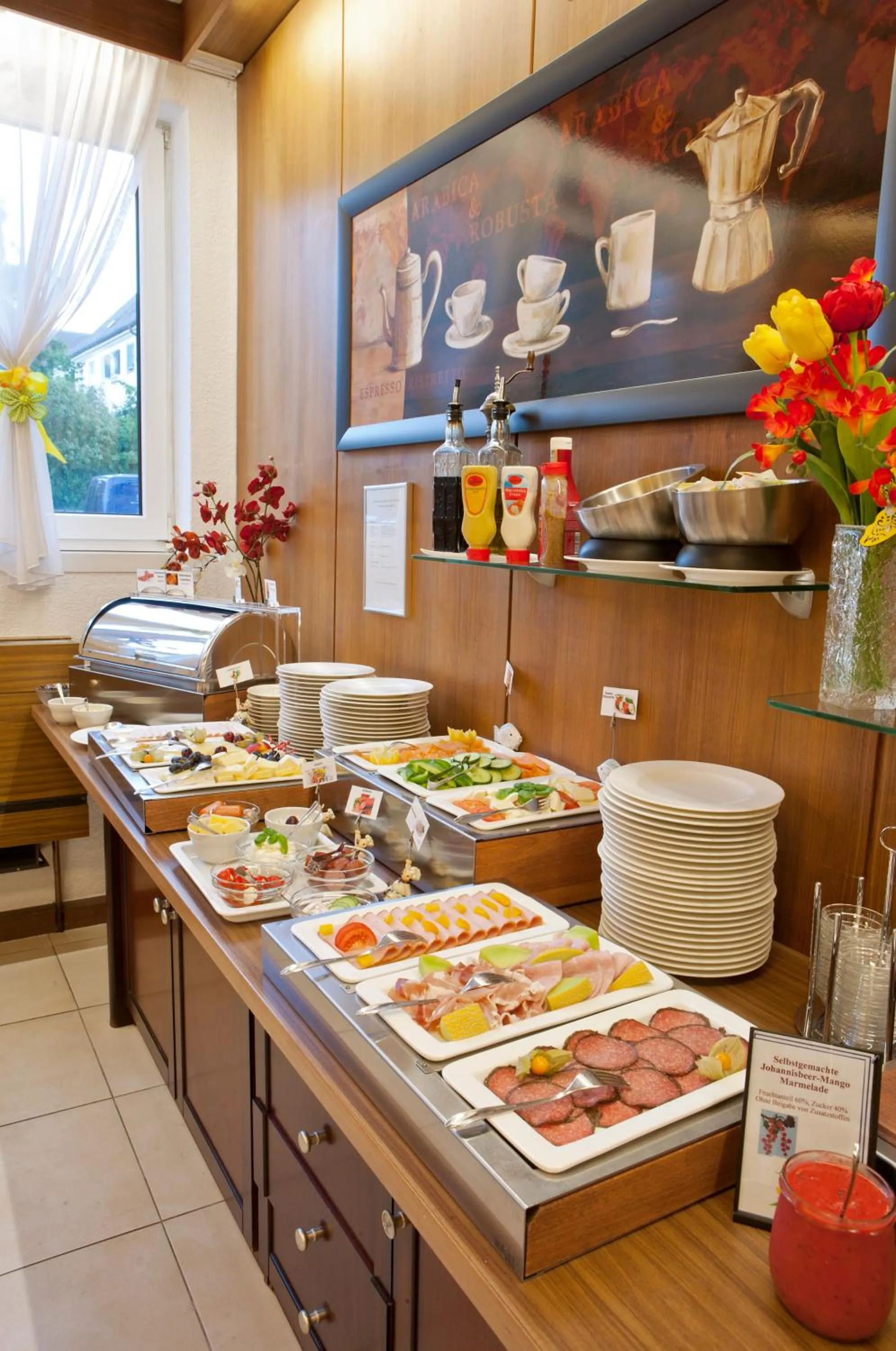 Buffet breakfast in Hotel Blauer Karpfen
