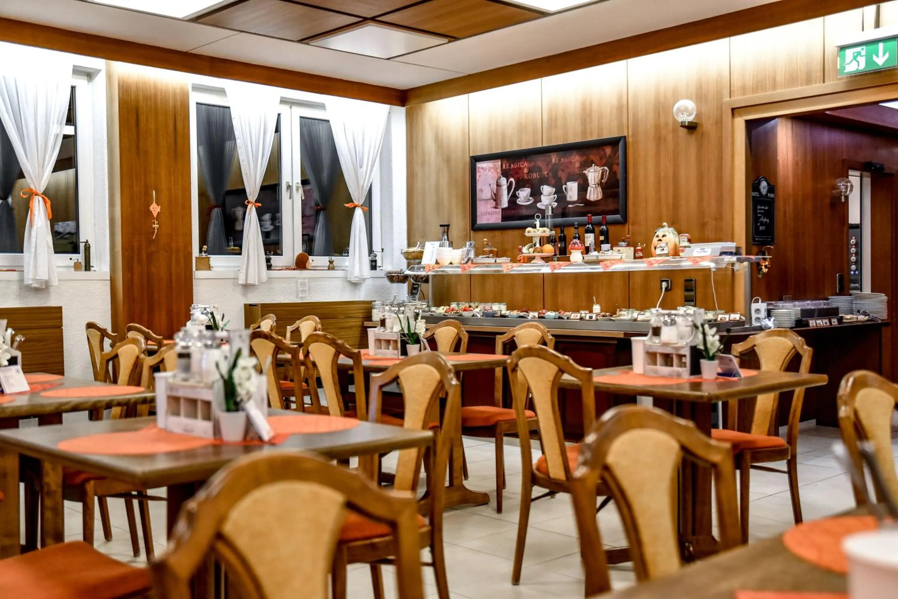 Restaurant/places to eat in Hotel Blauer Karpfen