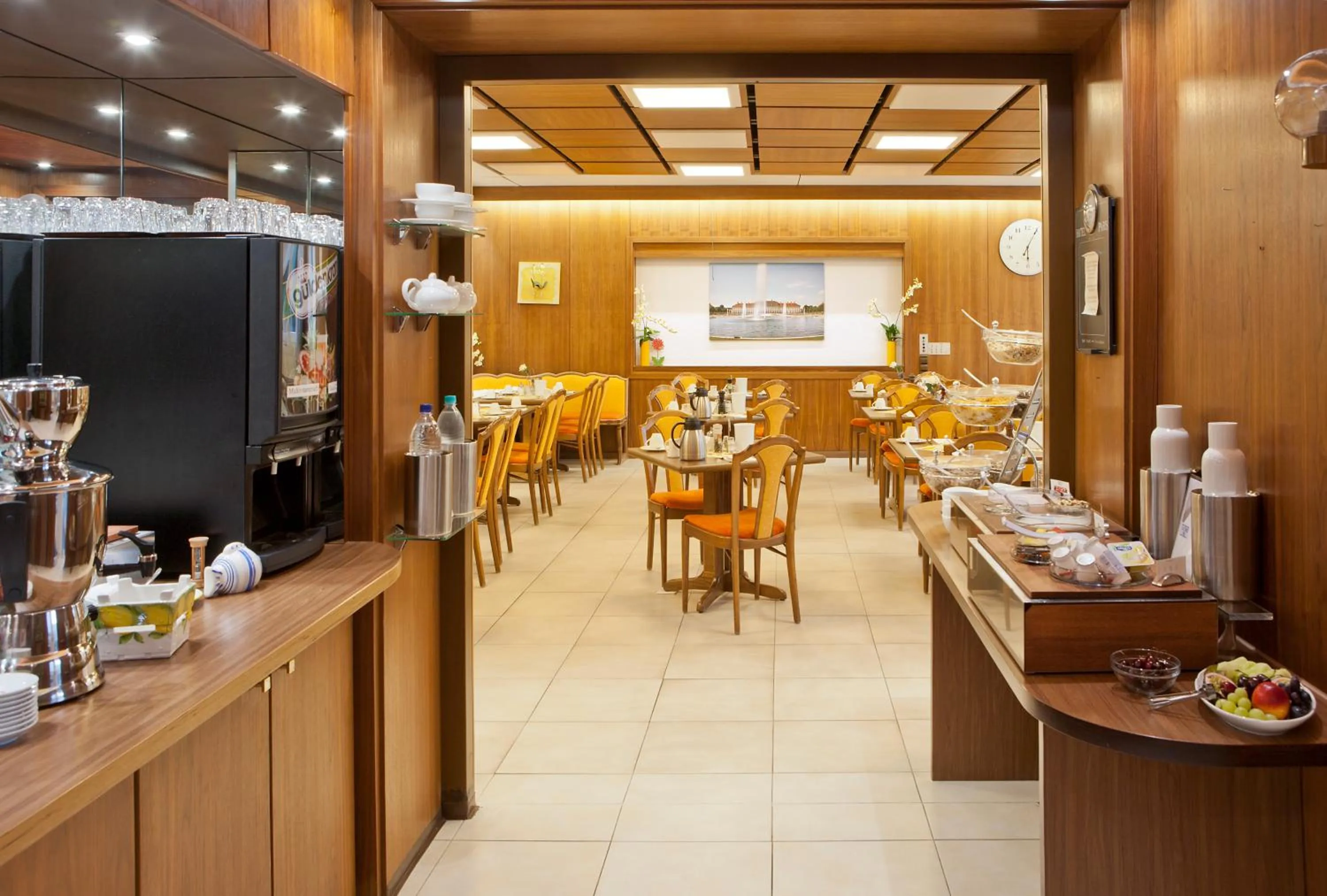 Buffet breakfast in Hotel Blauer Karpfen