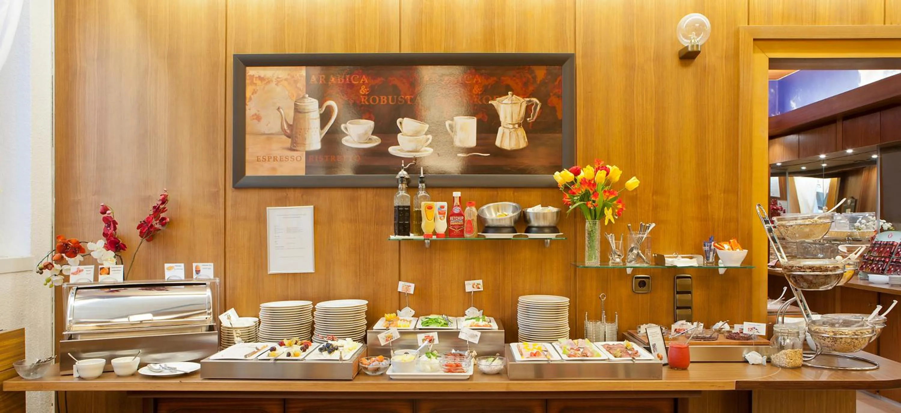 Buffet breakfast in Hotel Blauer Karpfen