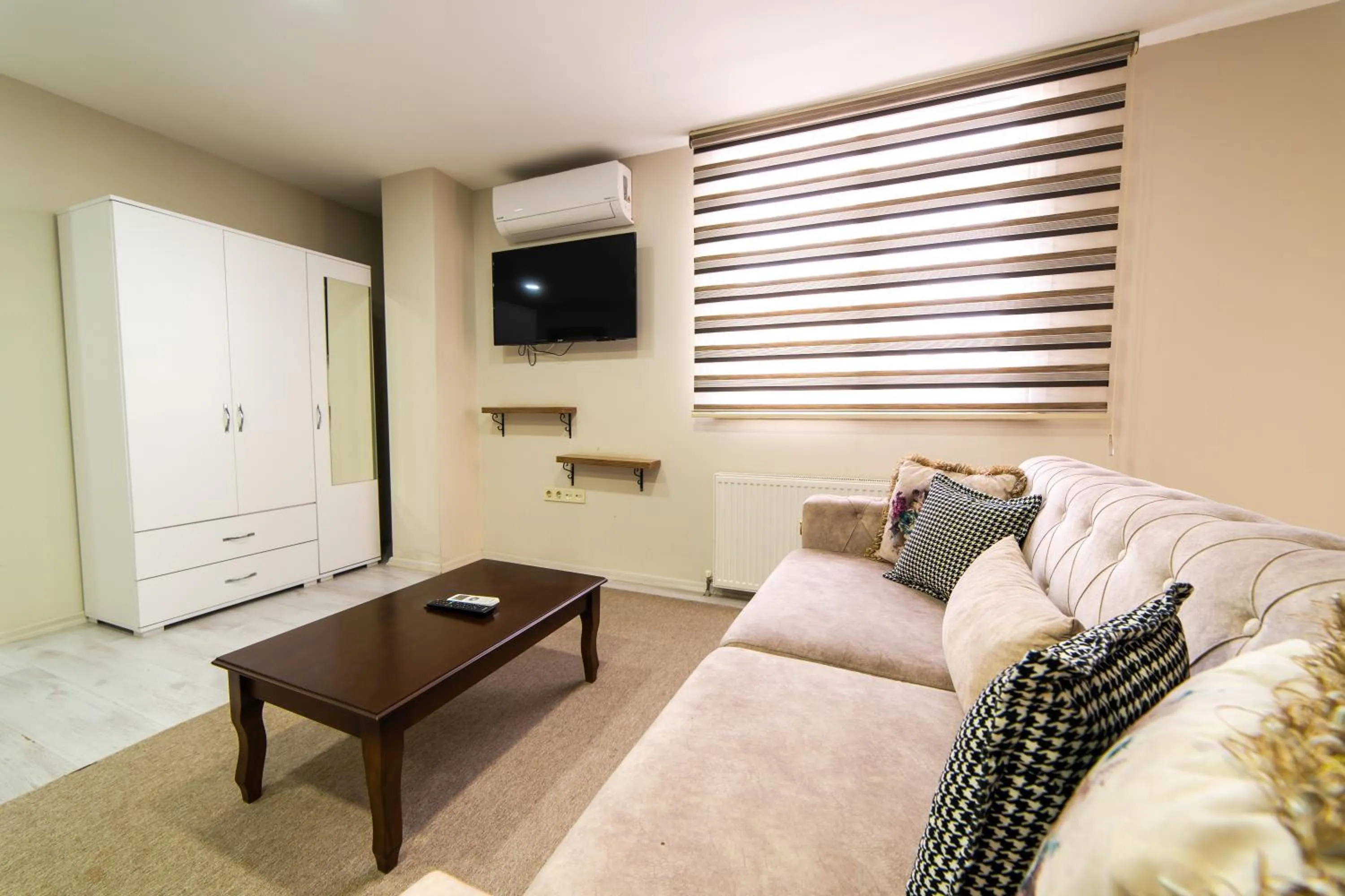 Communal lounge/ TV room in Best Hotel Pendik
