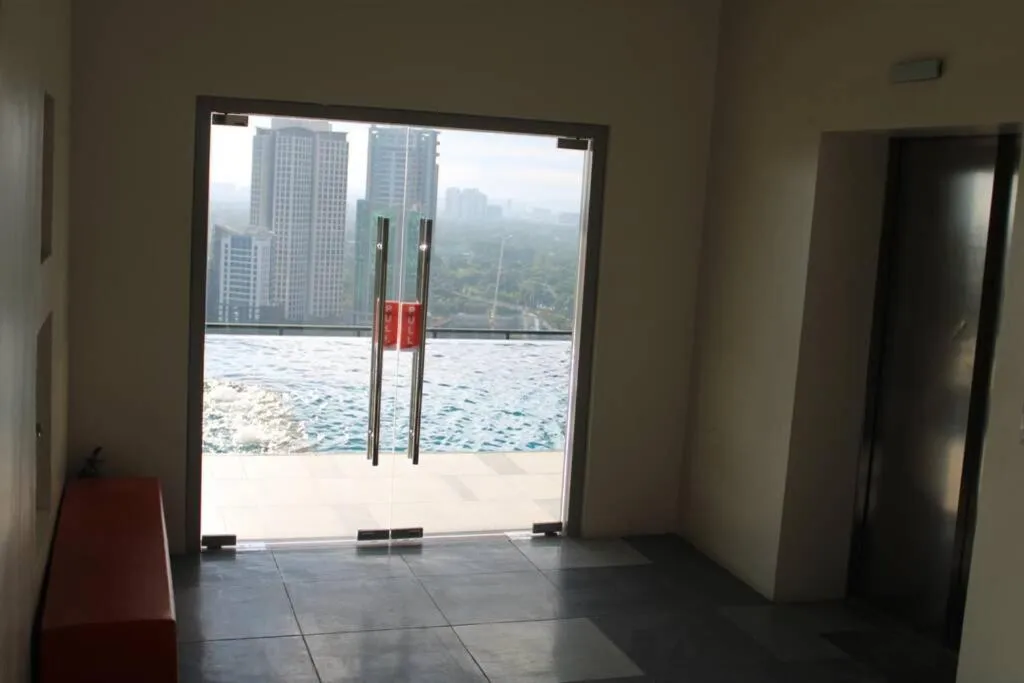 A2J Luxury BGC Balcony Suite Near SM AURA Taguig
