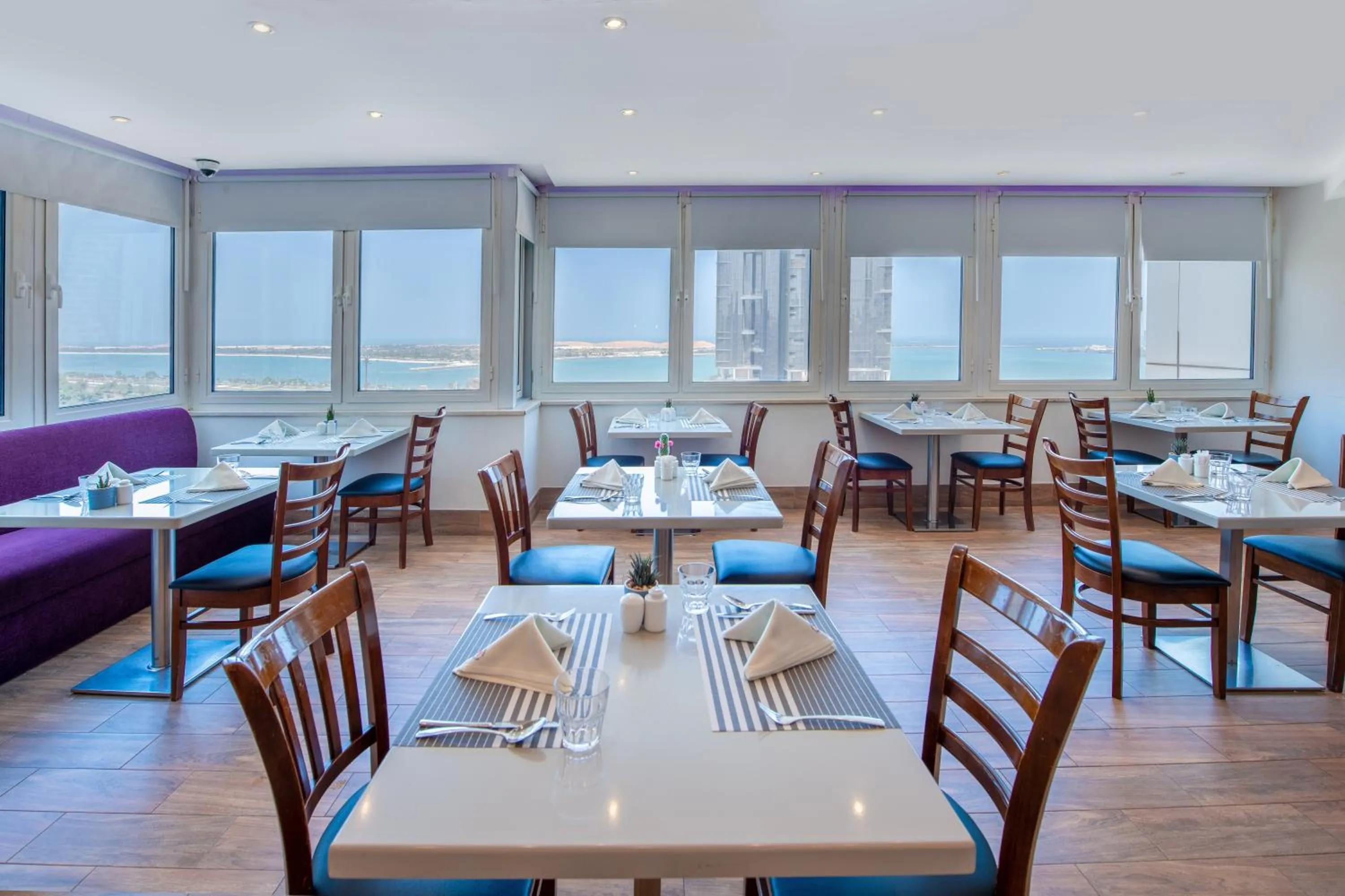 Restaurant/places to eat in Hawthorn Suites by Wyndham Abu Dhabi City Center