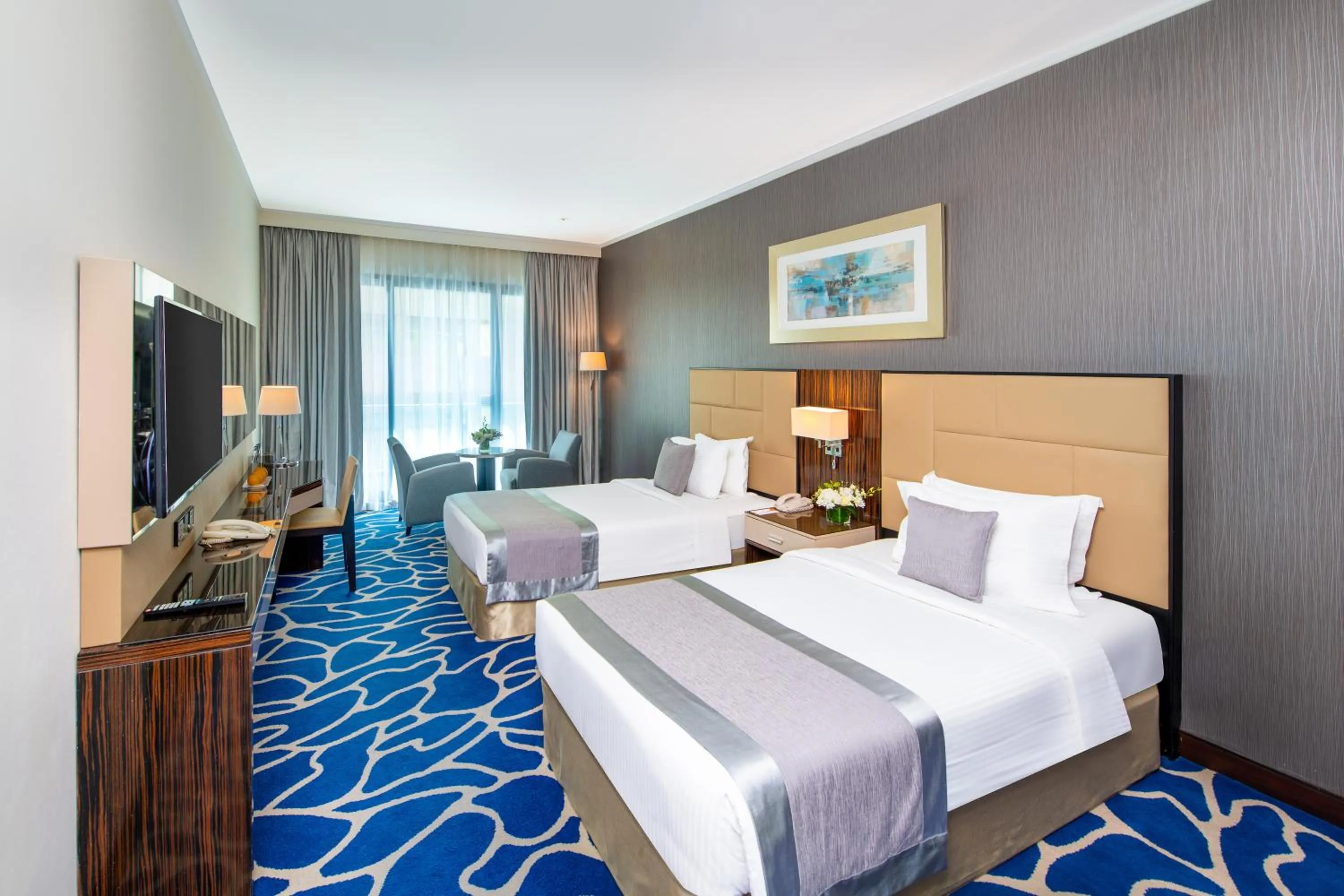Photo of the whole room, Bed in Hawthorn Suites by Wyndham Abu Dhabi City Center