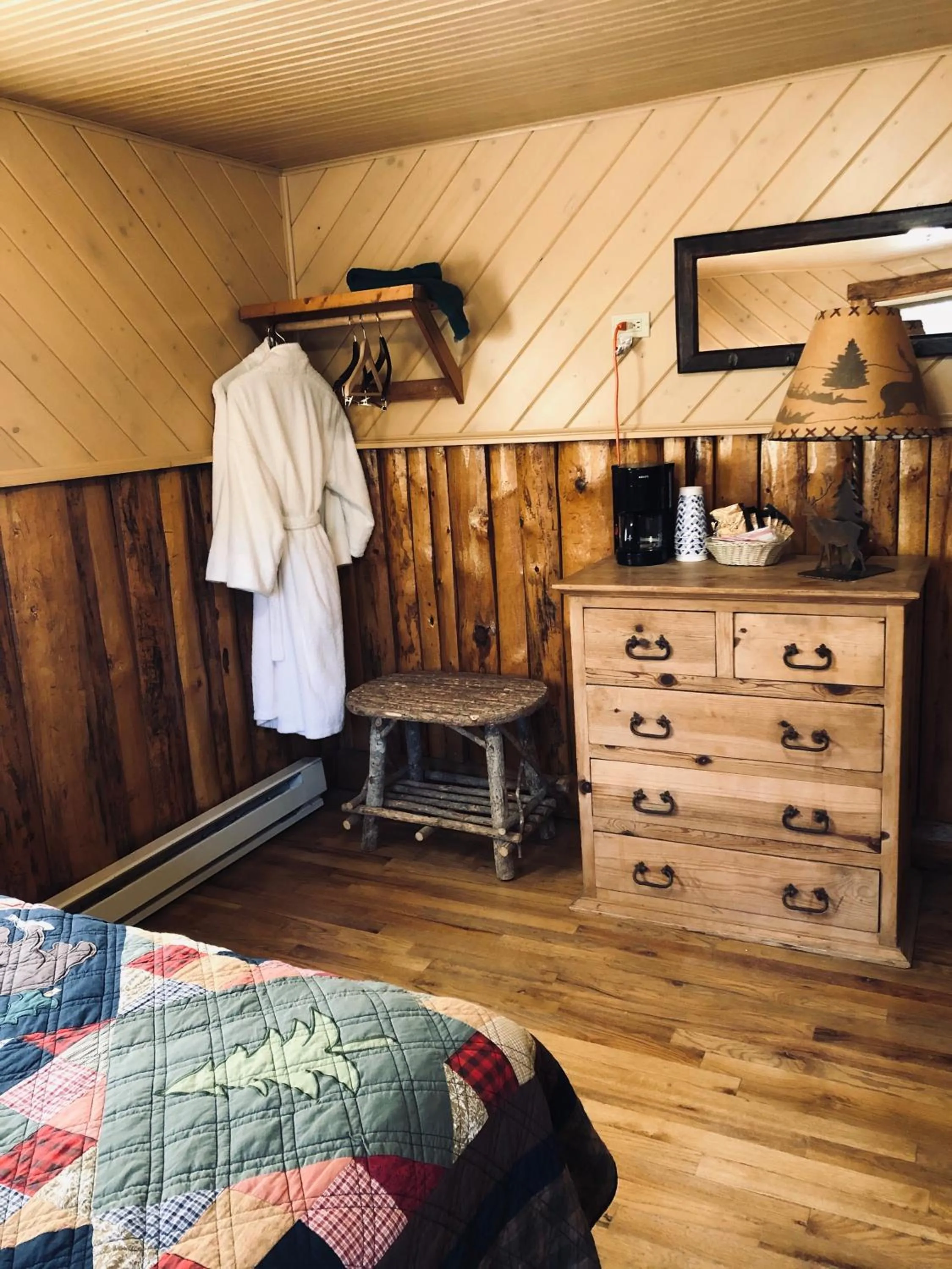 Photo of the whole room, Bed in Beyul Retreat