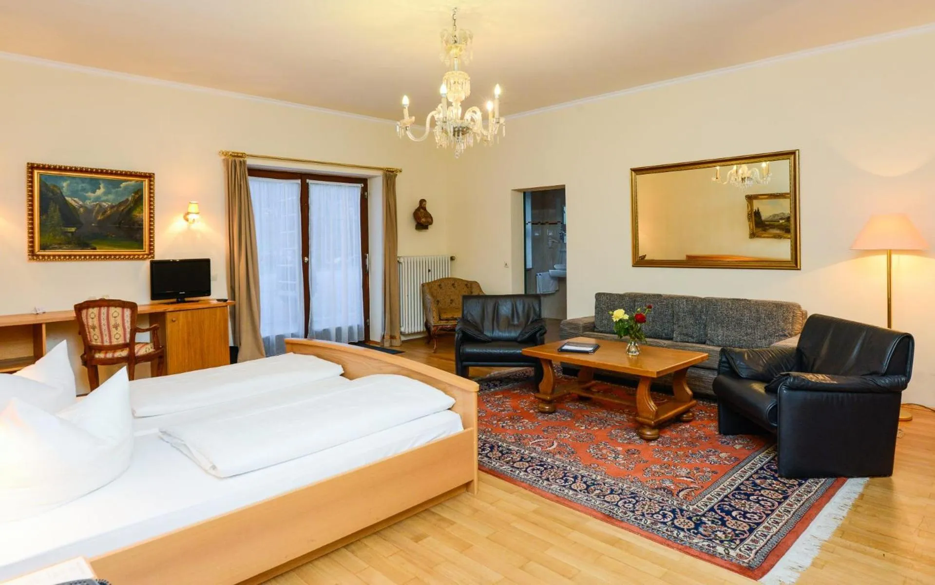Living room, Bed in Stoll's Hotel Alpina