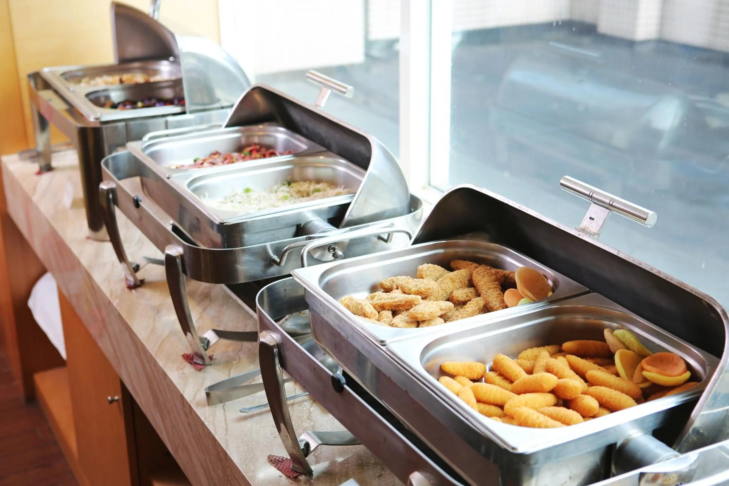 Buffet breakfast in 晶樺商務飯店 鄰近羅東車站