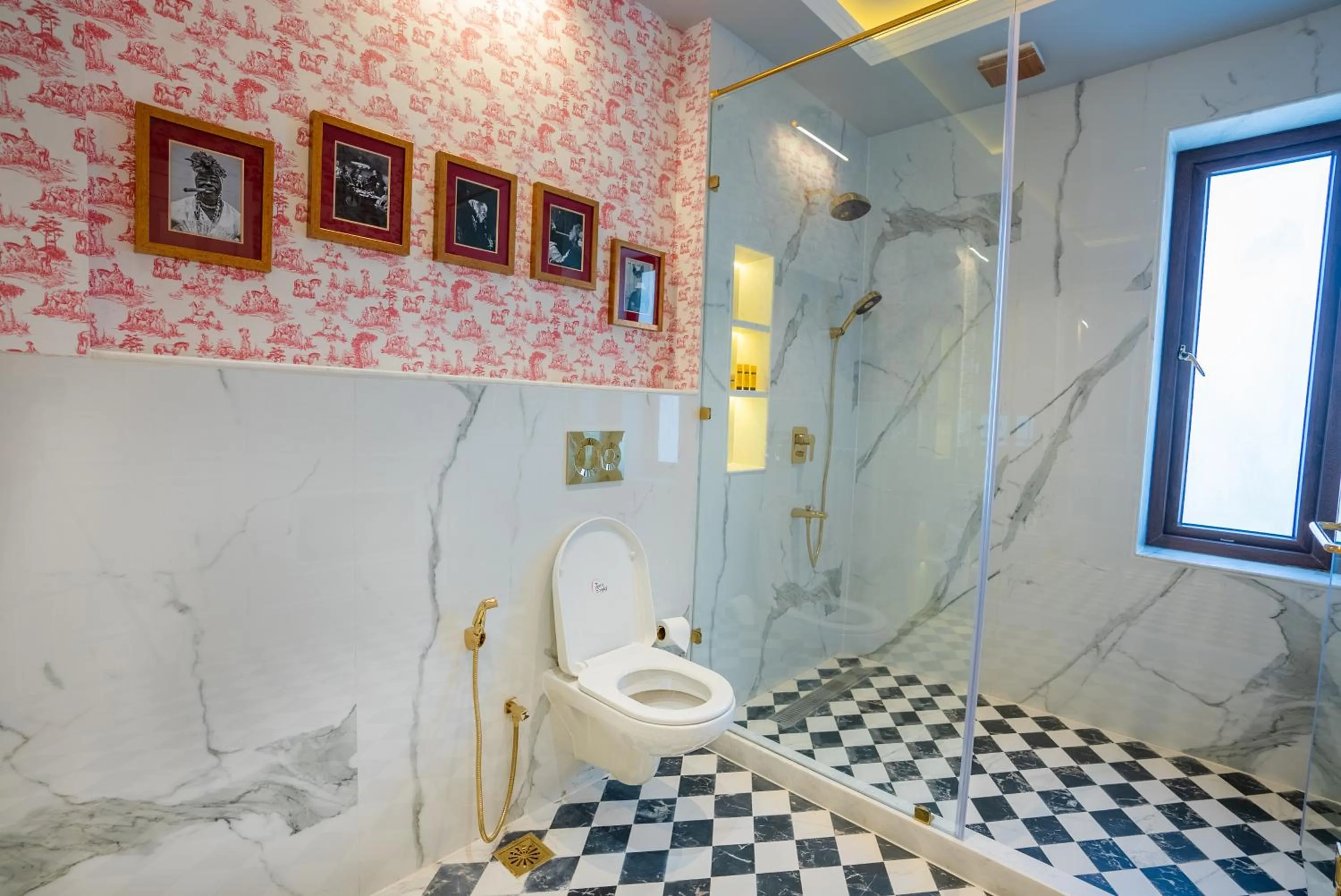 Toilet in The Manor Luxury Apartments, Shimla