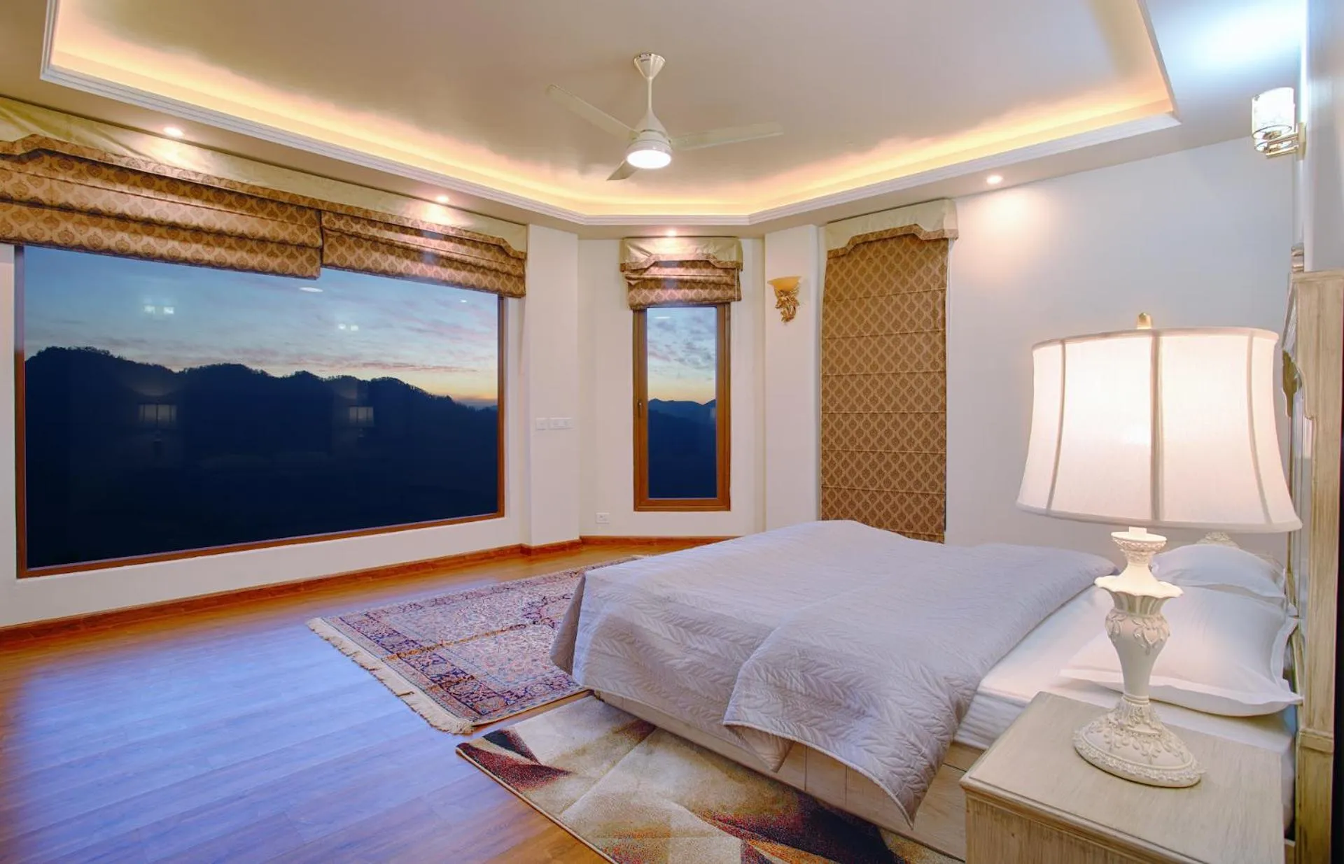 Photo of the whole room, Bed in The Manor Luxury Apartments, Shimla