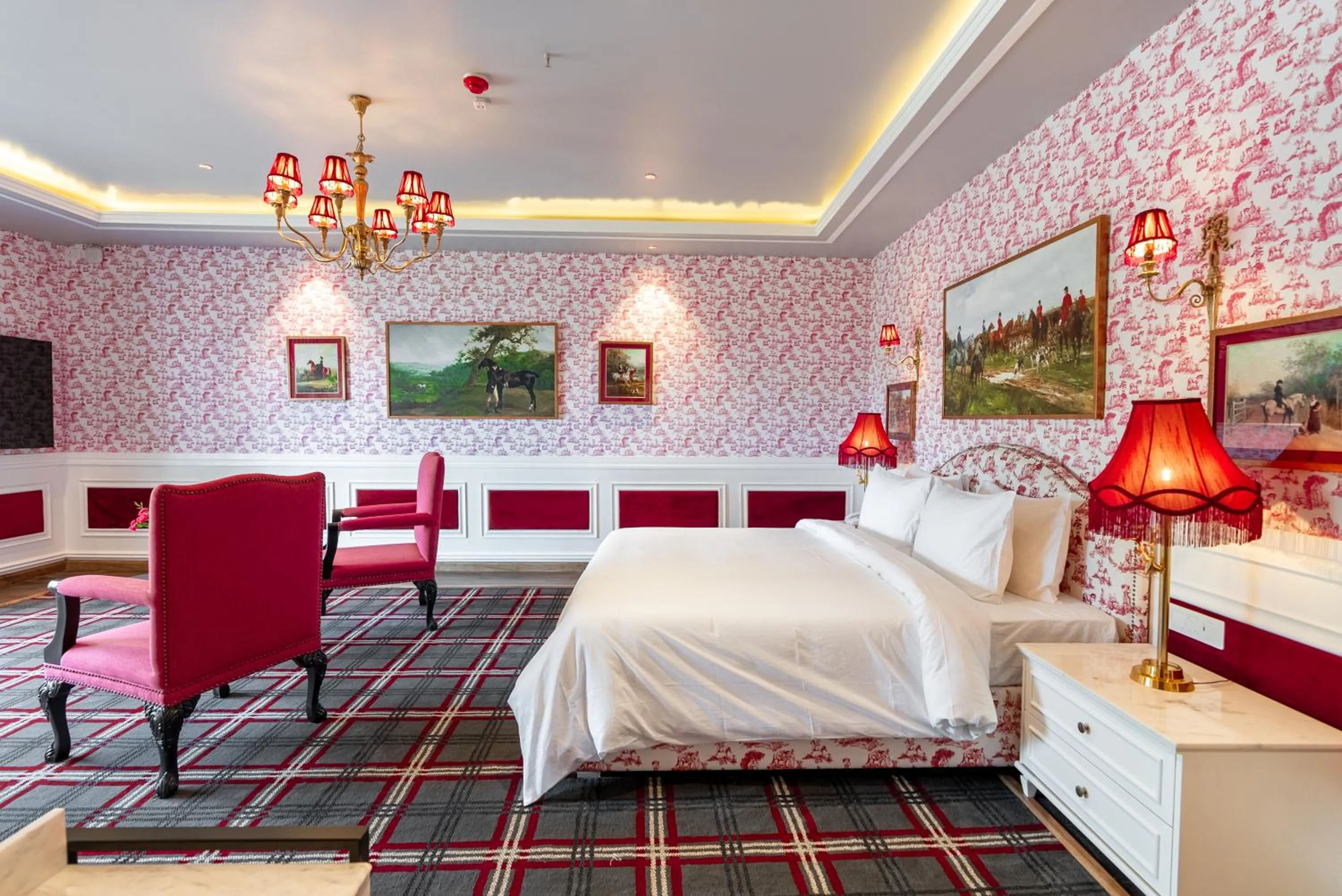 Photo of the whole room, Bed in The Manor Luxury Apartments, Shimla