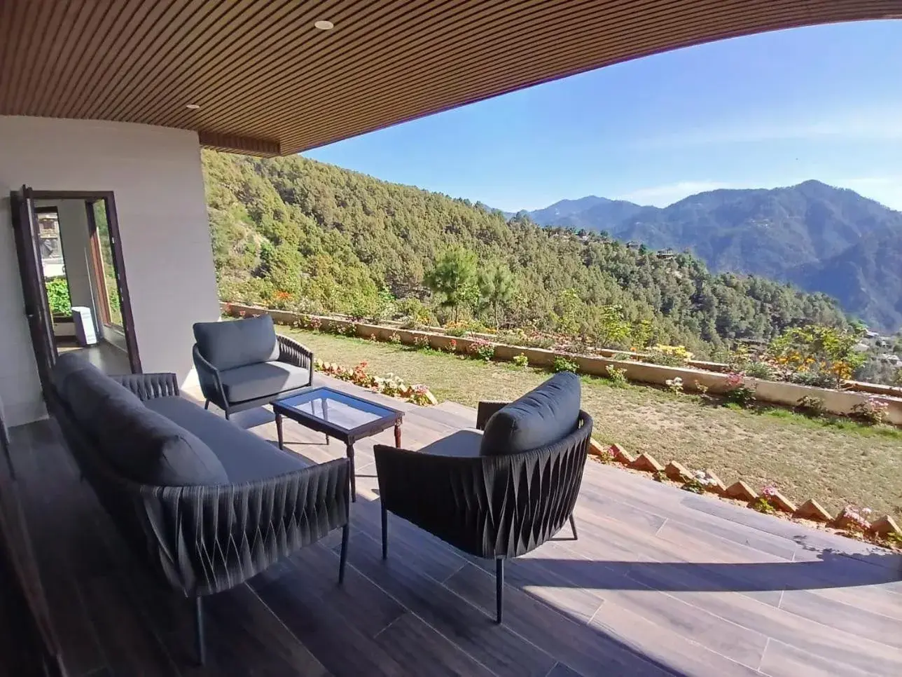 Executive Apartment with Lawn (2BHK) in The Manor Luxury Apartments, Shimla Executive Apartment with Lawn (2BHK) in The Manor Luxury Apartments, Shimla