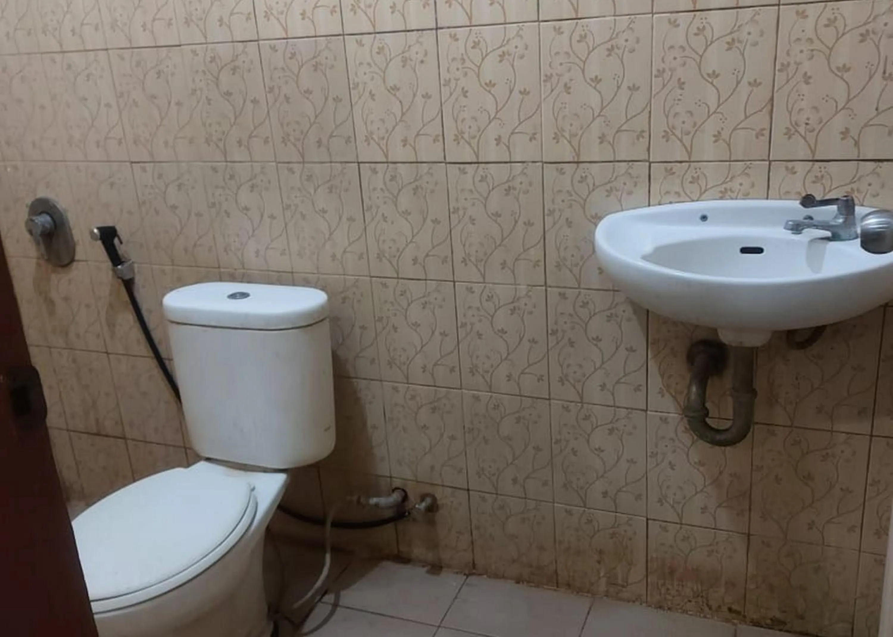 Bathroom in Hotel Mulia Kendari Mitra RedDoorz