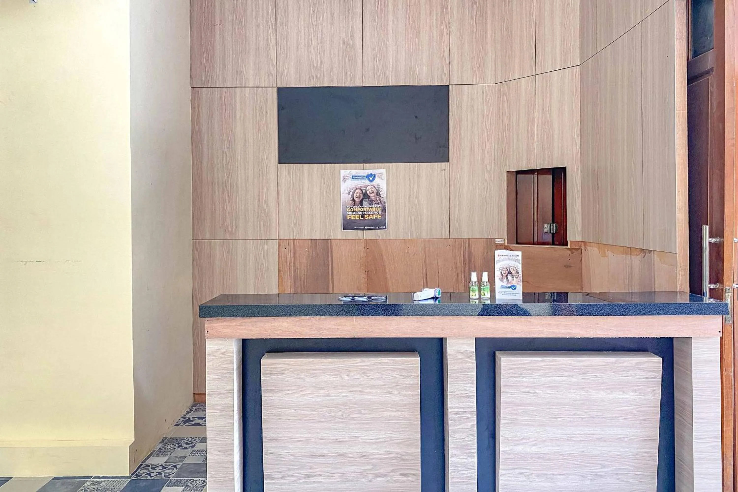 Lobby or reception in Tini's Guest House Malang Mitra RedDoorz