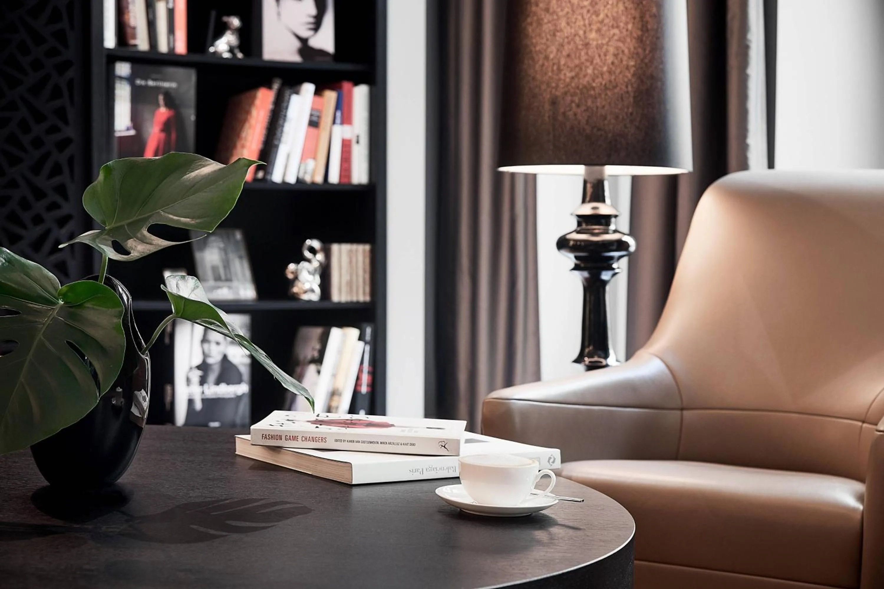 Lobby or reception in Roomers Berlin Steinplatz, Autograph Collection