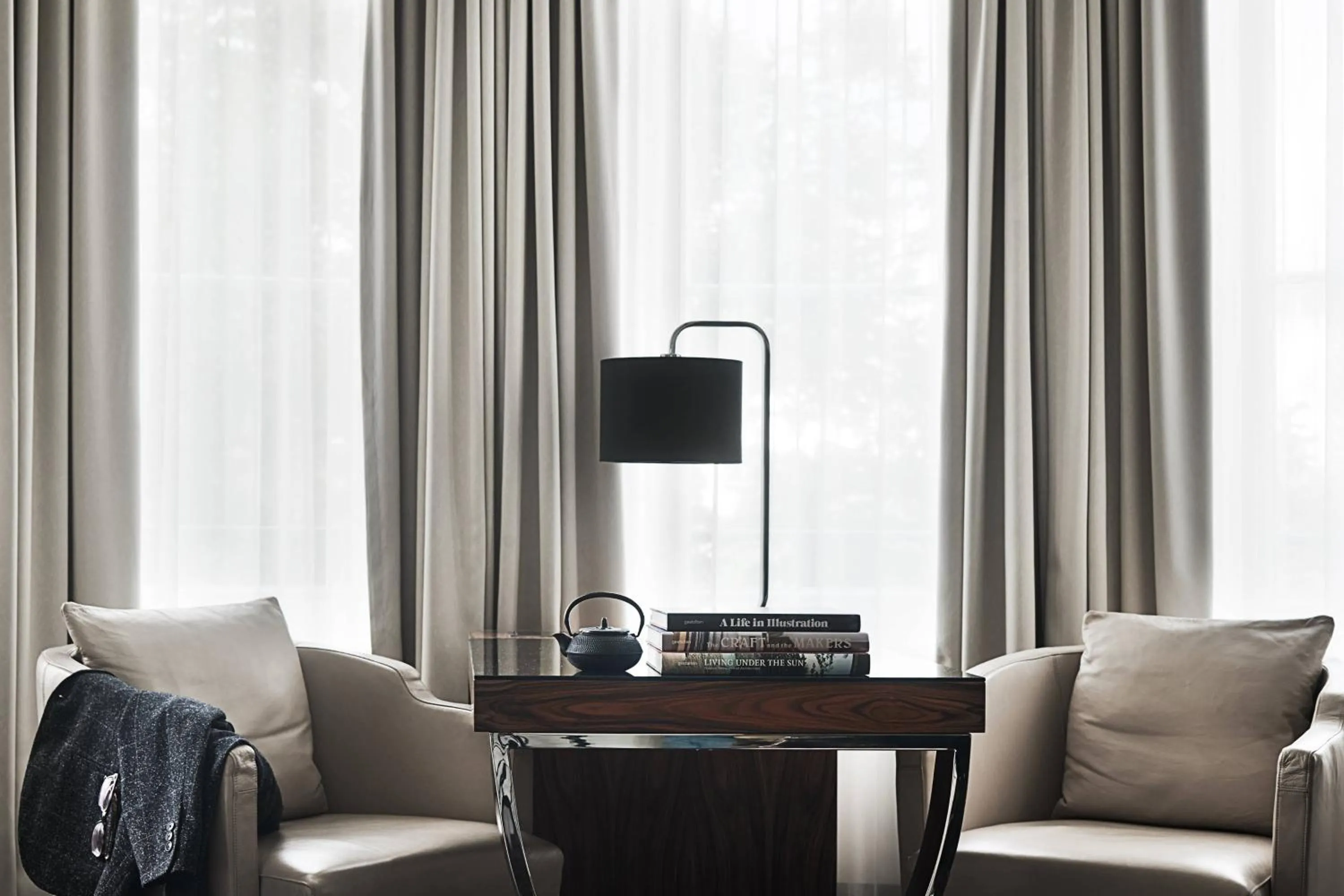 Photo of the whole room in Roomers Berlin Steinplatz, Autograph Collection