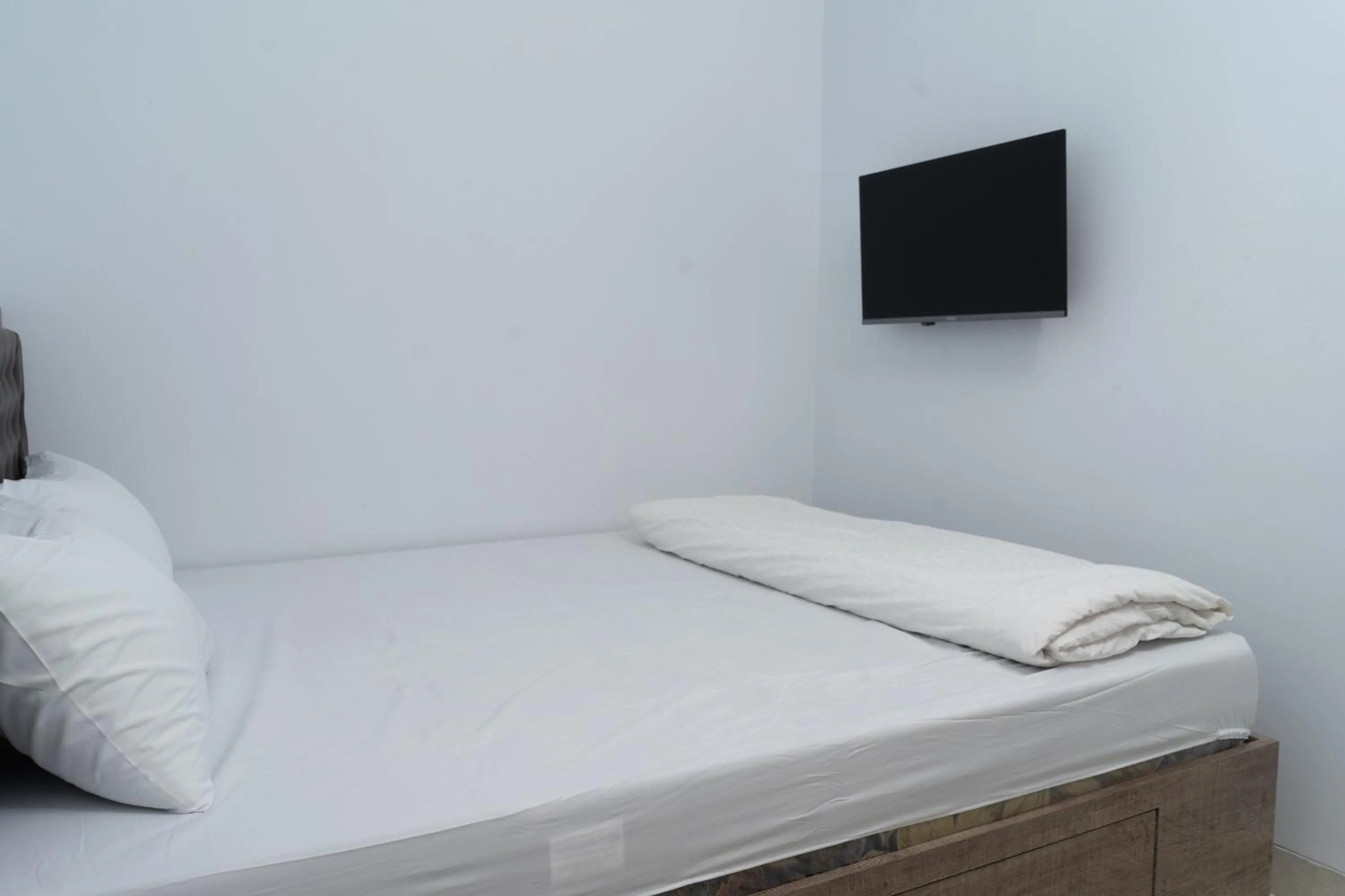 TV and multimedia, Bed in hotel padma tangerang