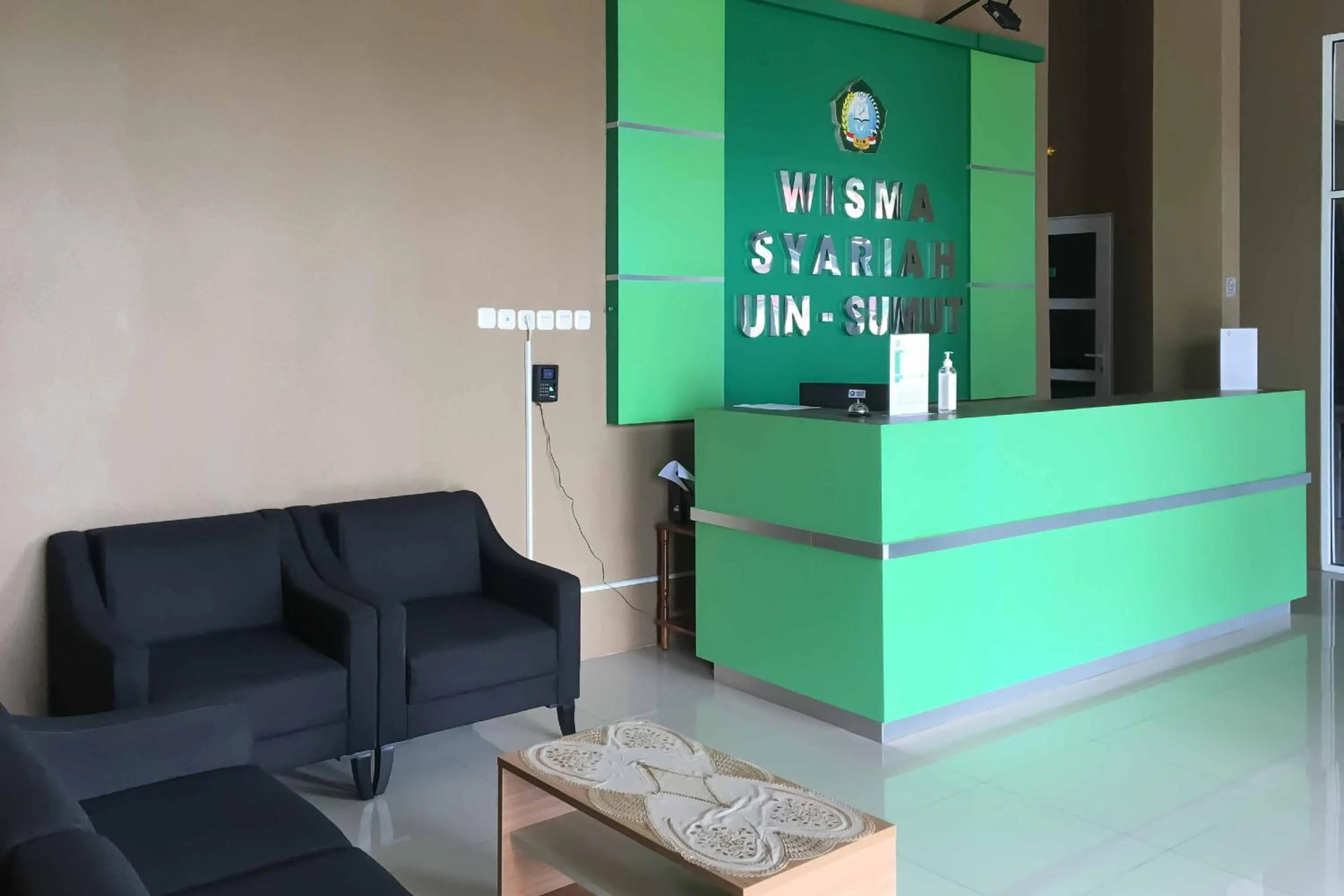 Facade/entrance in Wisma Syariah UINSU Medan Mitra RedDoorz