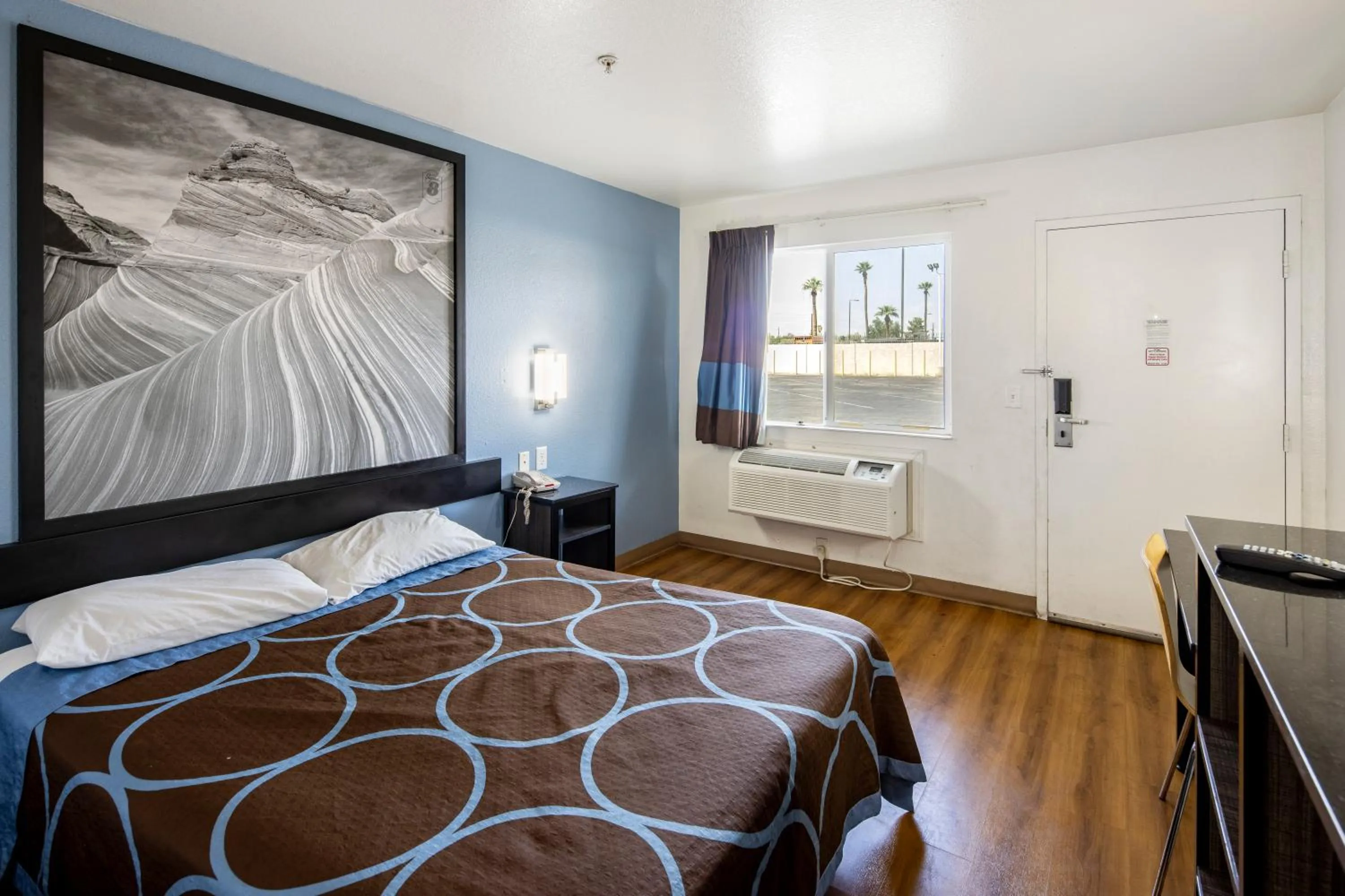 Bedroom, Bed in Super 8 by Wyndham Phoenix West