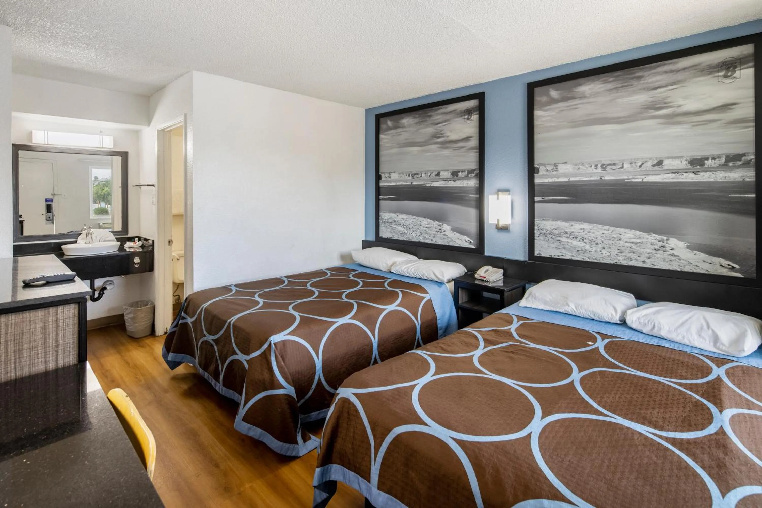 Bedroom, Bed in Super 8 by Wyndham Phoenix West