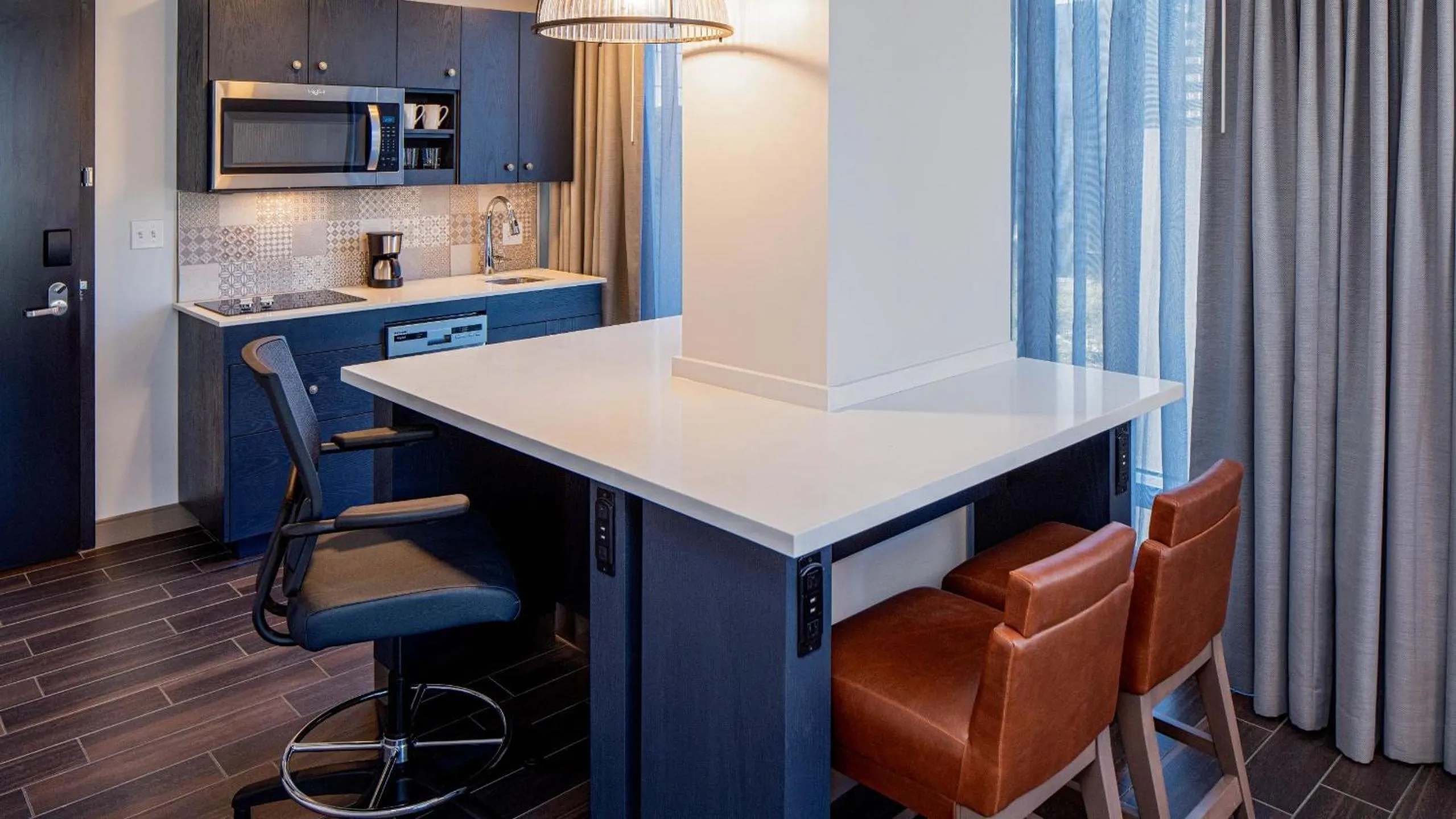 Bed in Hyatt House Tampa Downtown