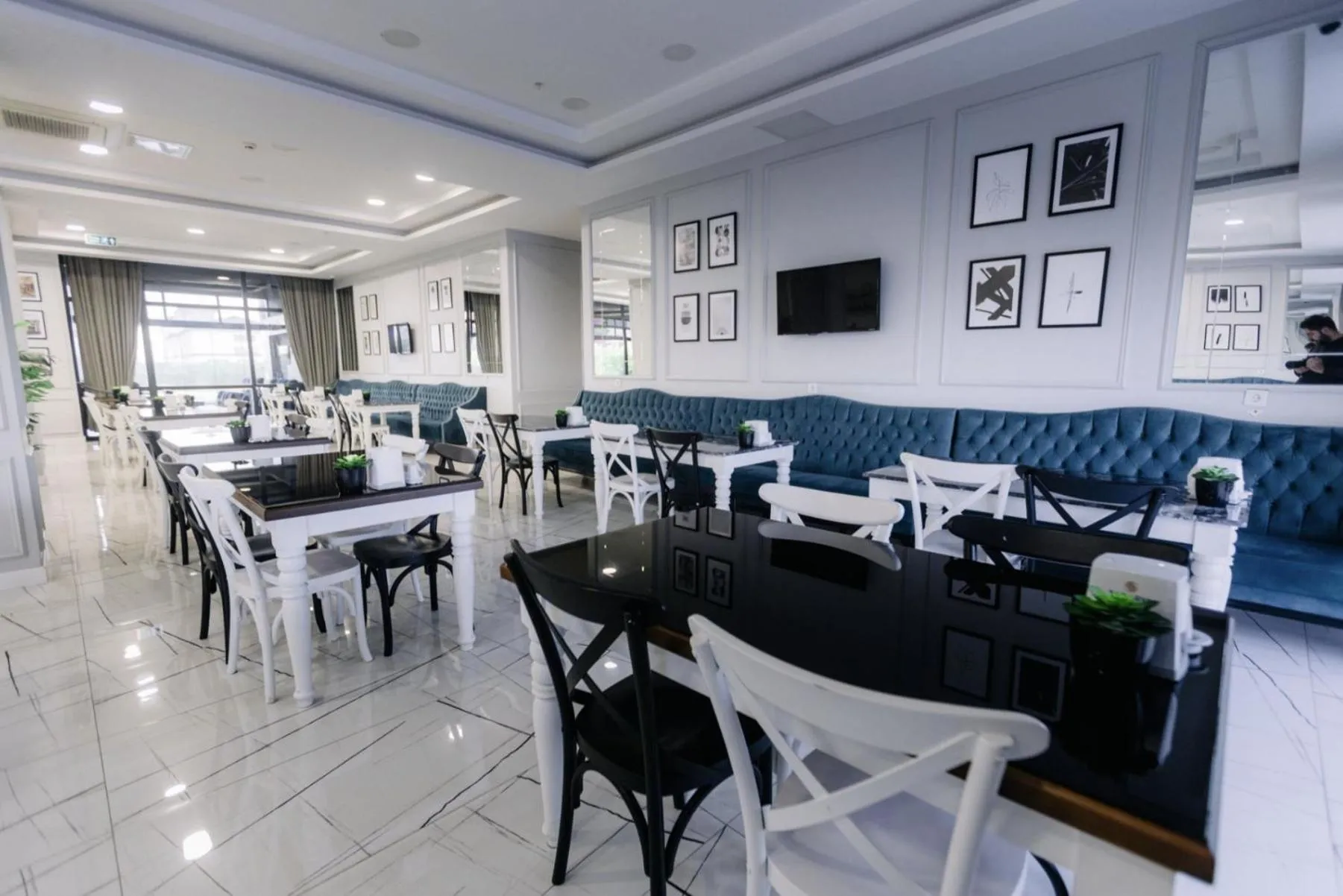 Restaurant/places to eat in Sakarya Hotel