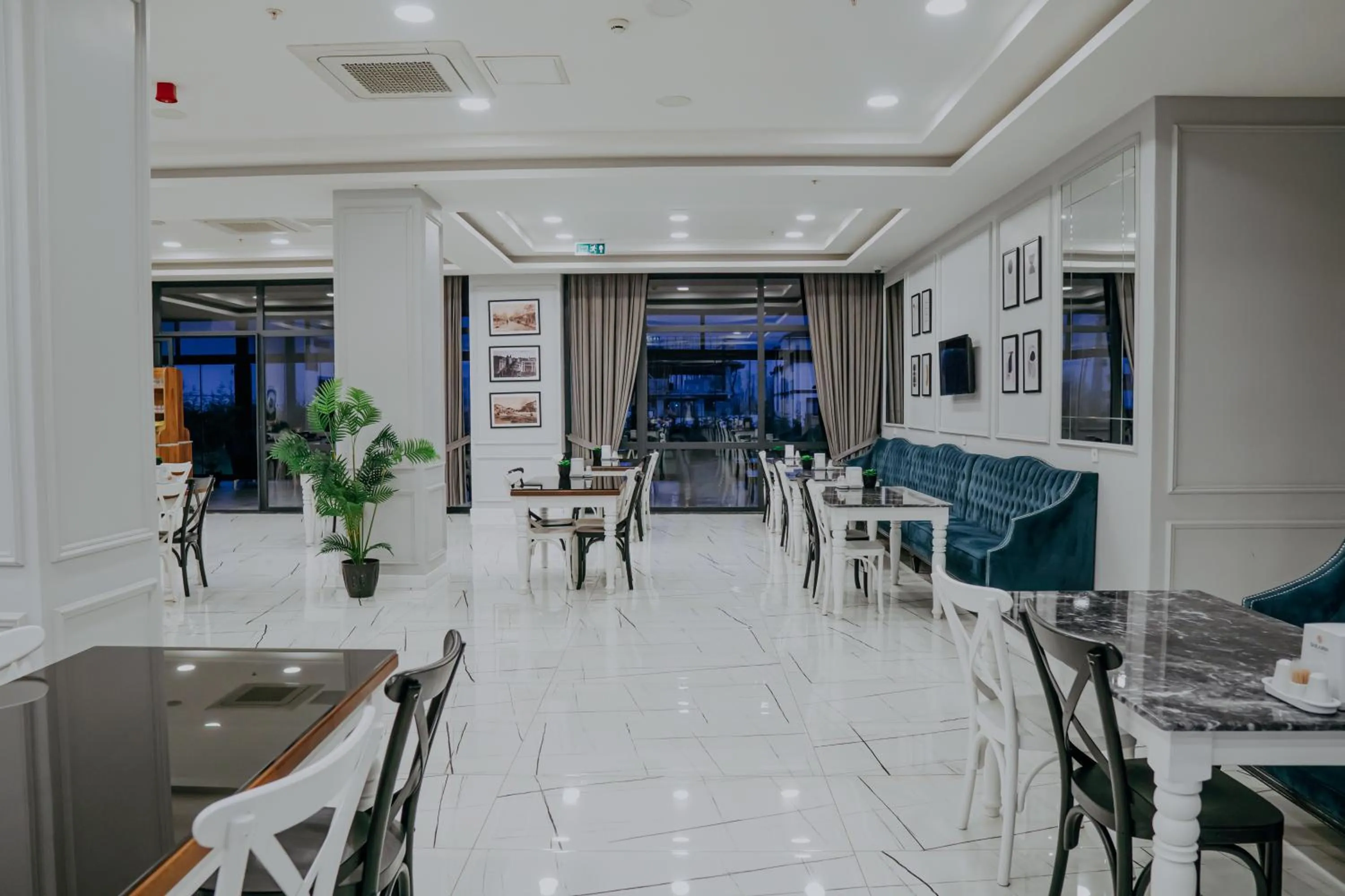 Restaurant/places to eat in Sakarya Hotel