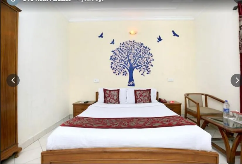 Bed in Hotel Paradise Chandigarh