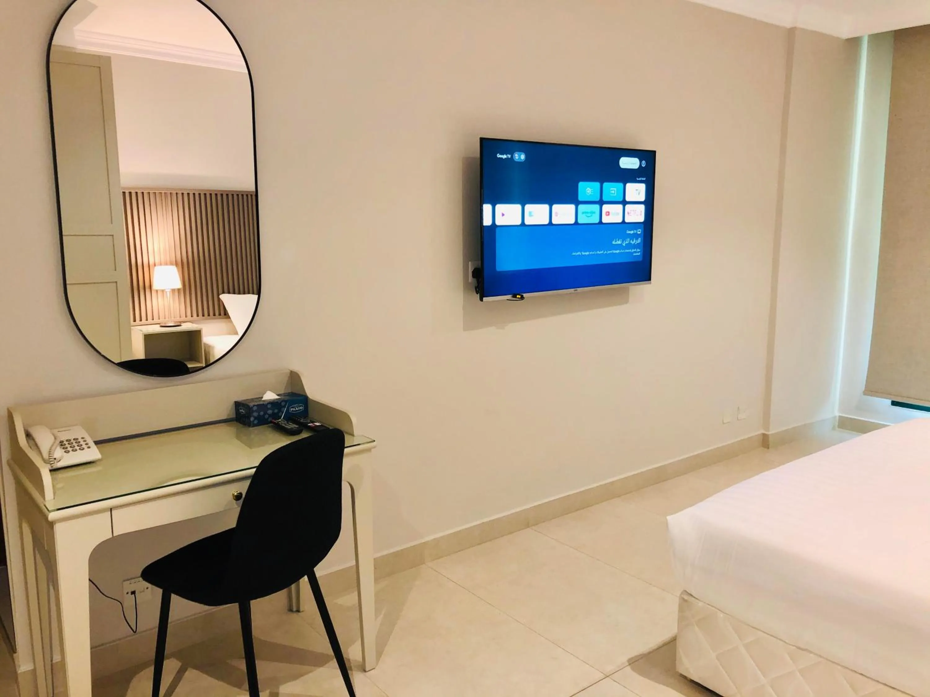 Bedroom, Bed in Times Square Suite Hotel