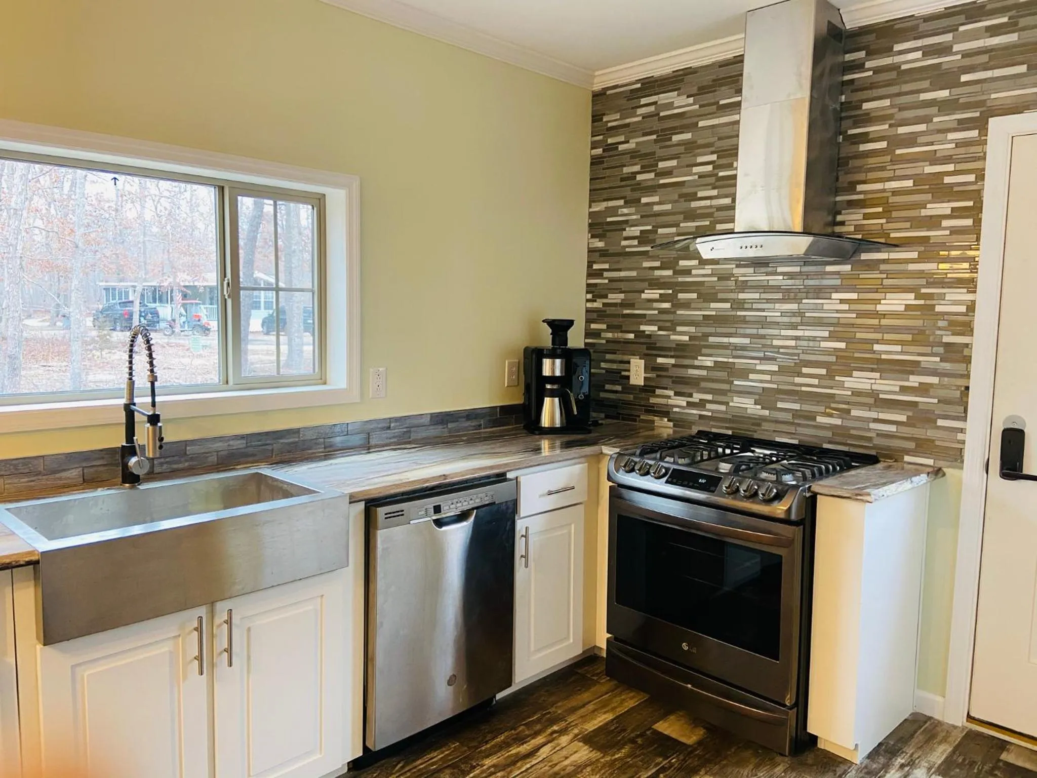 Coffee/tea facilities in Swan Lake Resort