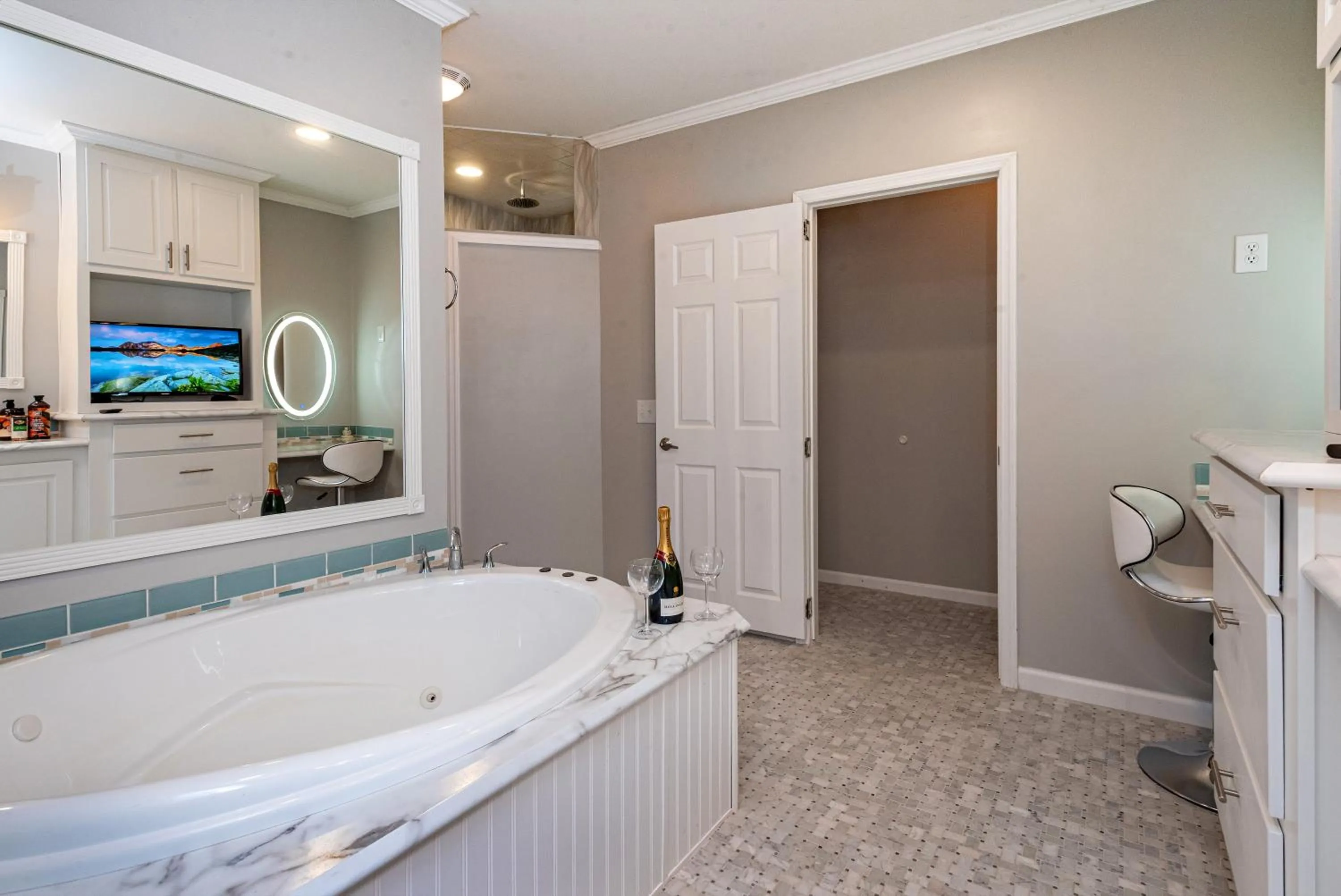 Bathroom in Swan Lake Resort