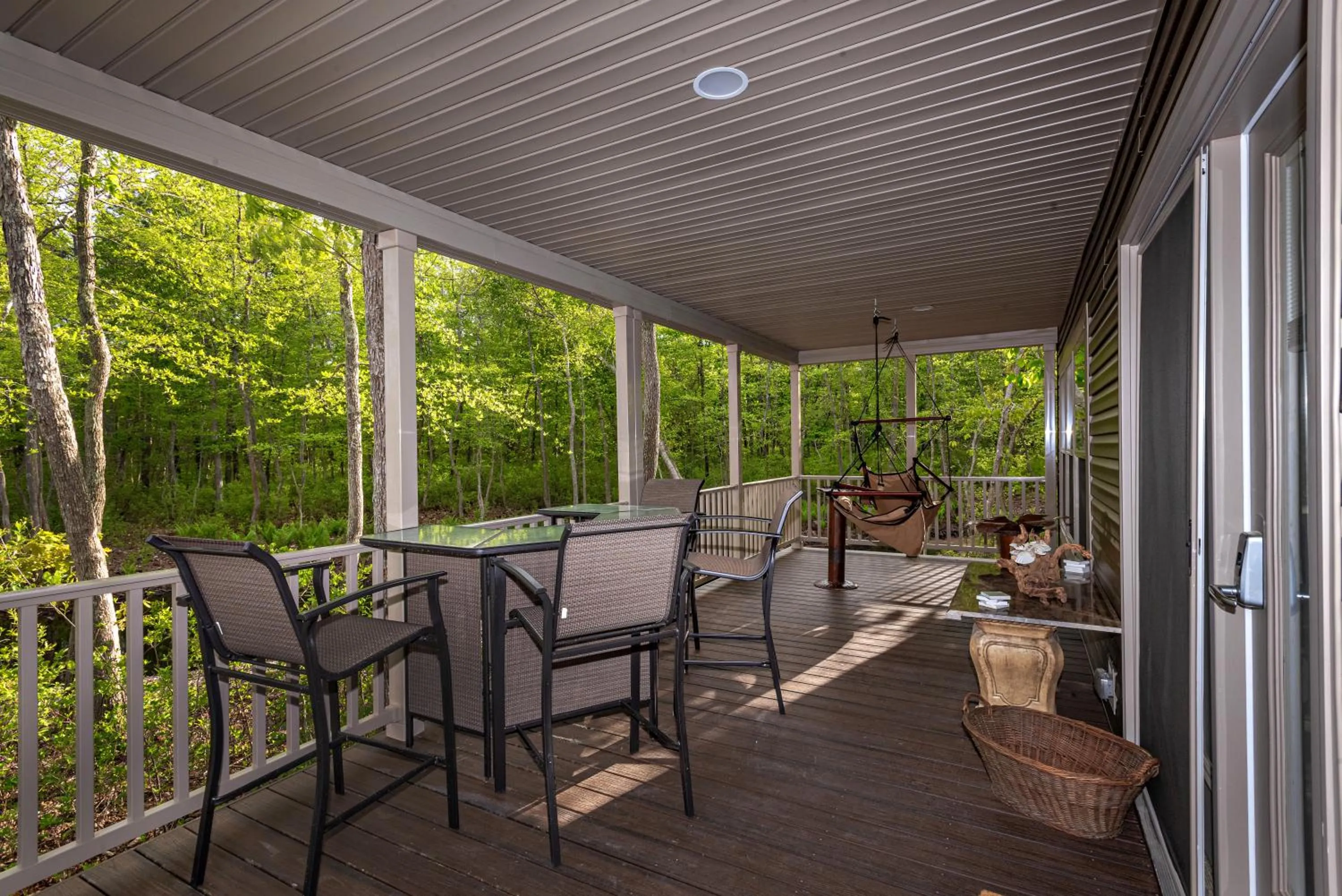 Balcony/Terrace in Swan Lake Resort