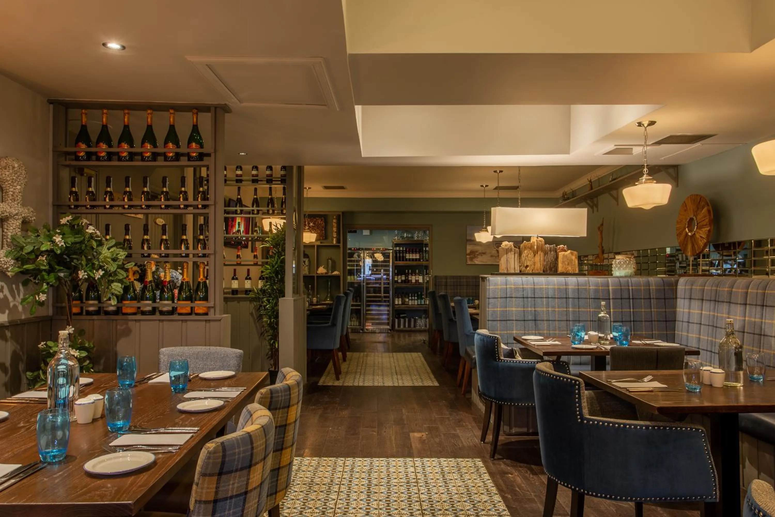 Restaurant/places to eat in Riva Boutique Hotel